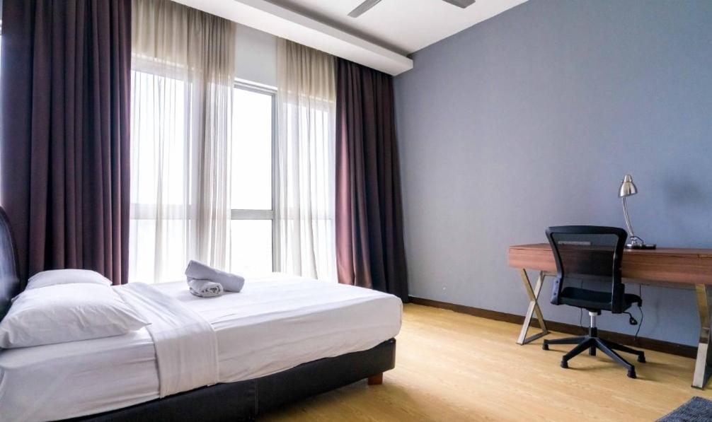 Regalia Residence KLCC View by iLuxHome
