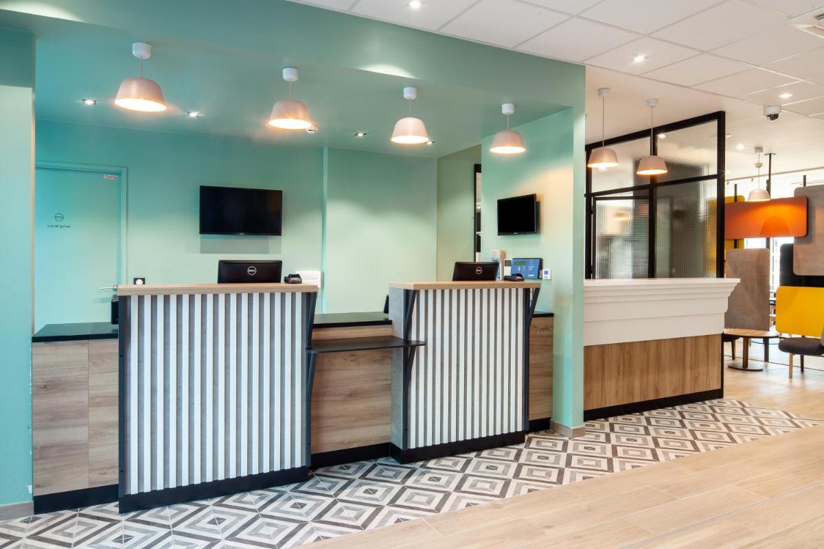 hotel reception