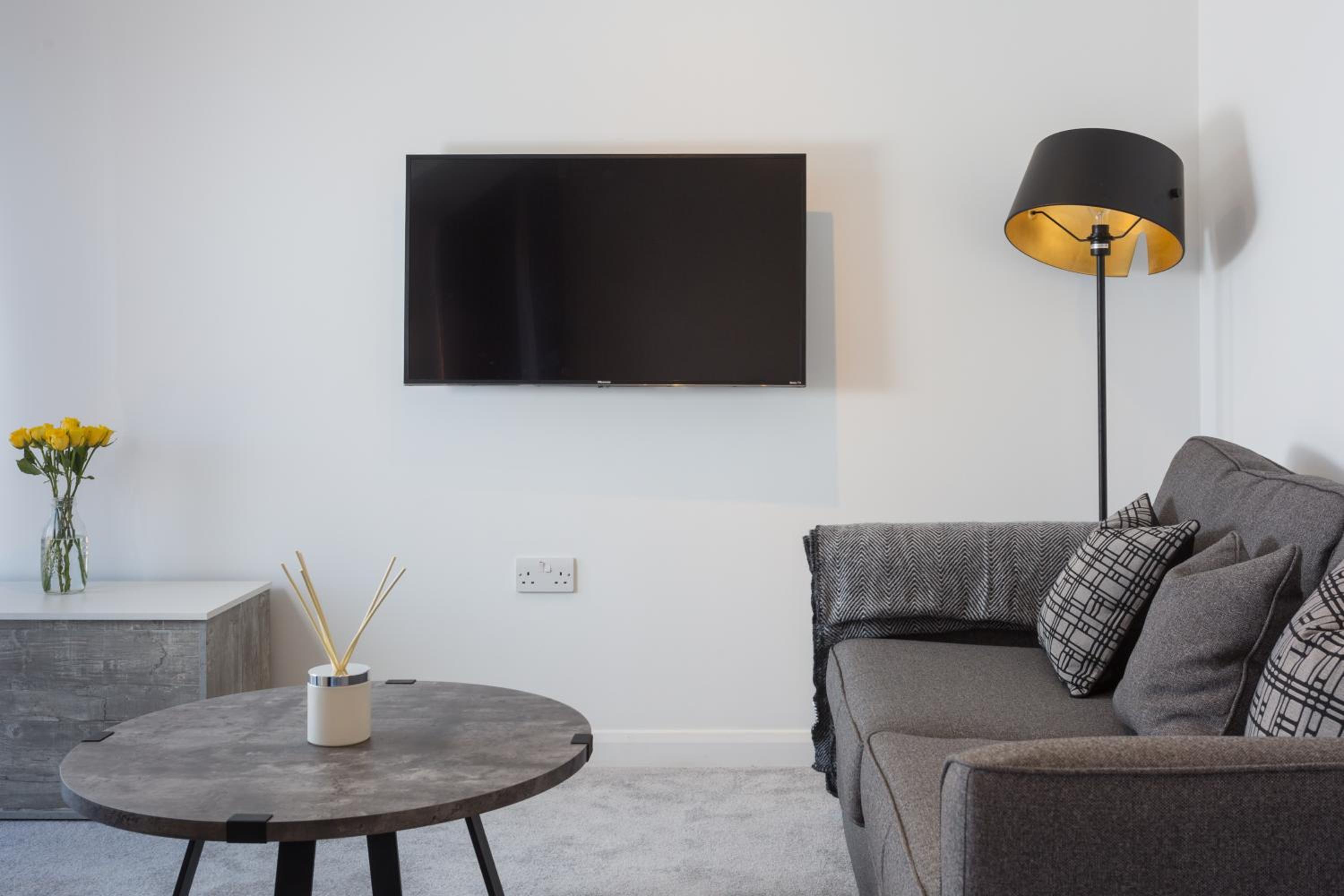 Aura Retreat with Free Parking view 3