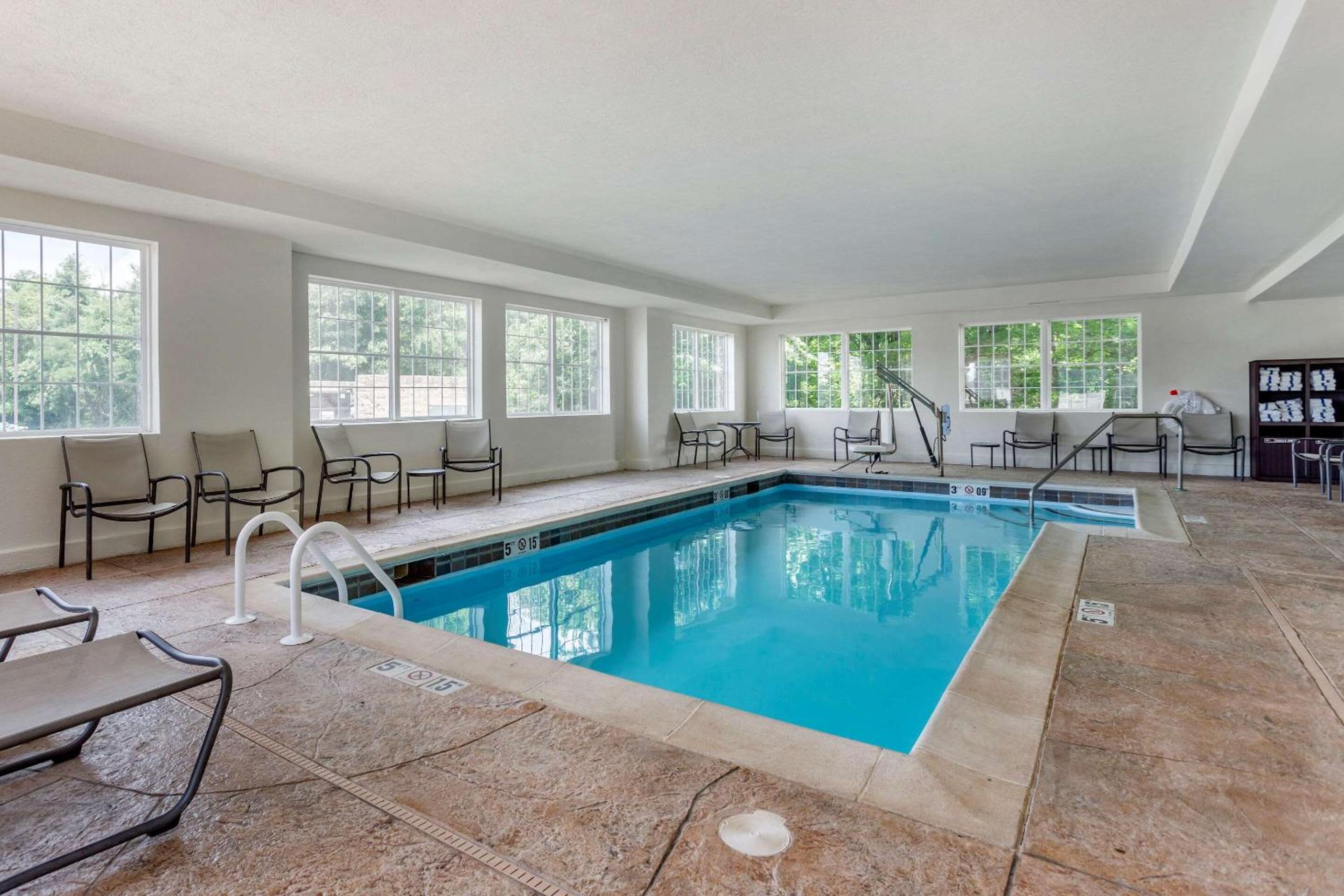Comfort Suites Clarksville near Governors Square Mall