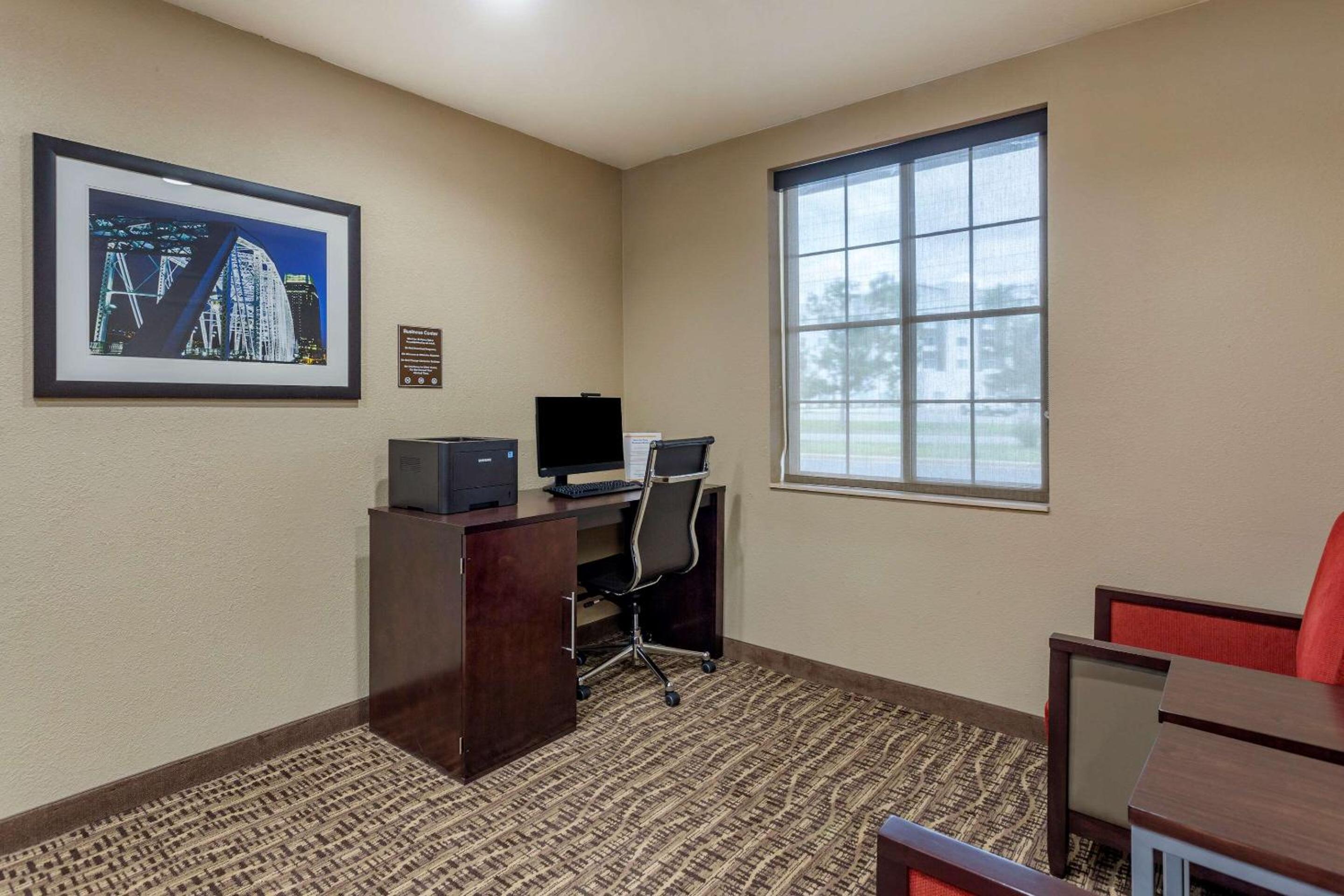 Comfort Suites Clarksville near Governors Square Mall