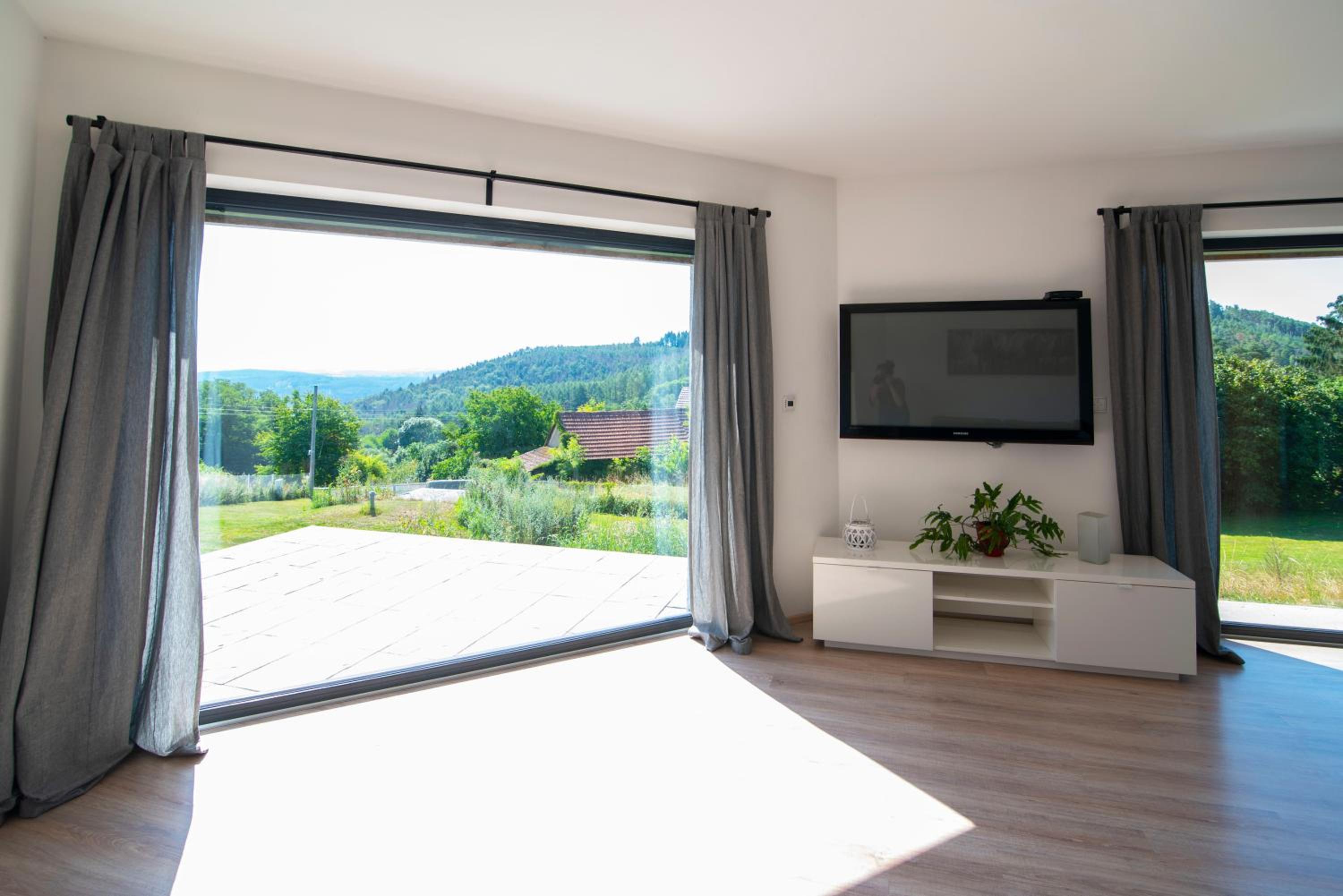 Wellness bungalov - vodní nádrž Slapy - 40km od Prahy
