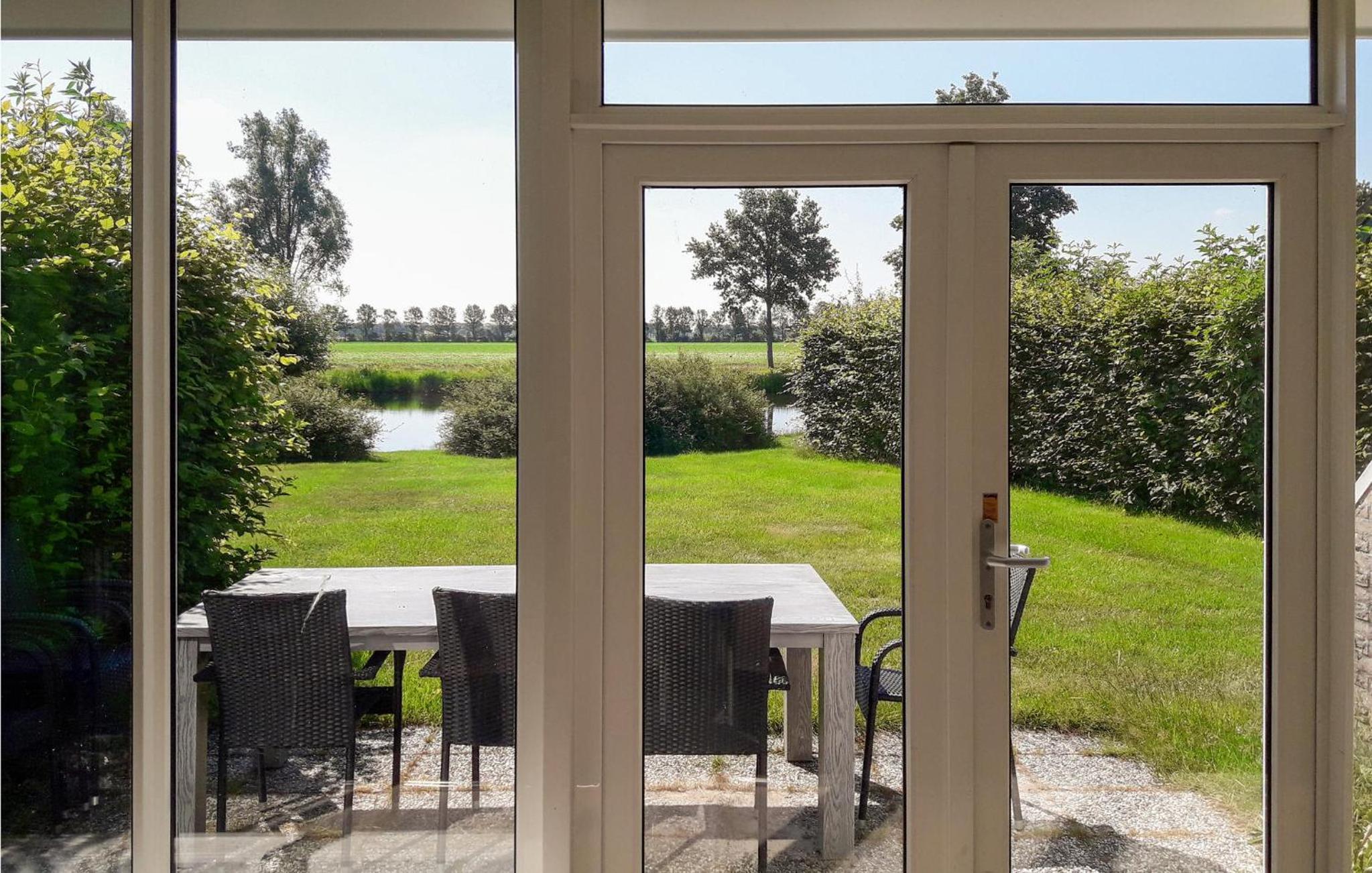Cozy Home In Vlagtwedde With Lake View