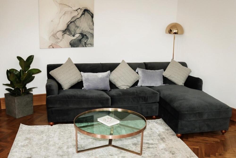 Stylish 1-Bedroom Apartment in Chapel Allerton with Free Parking view 4