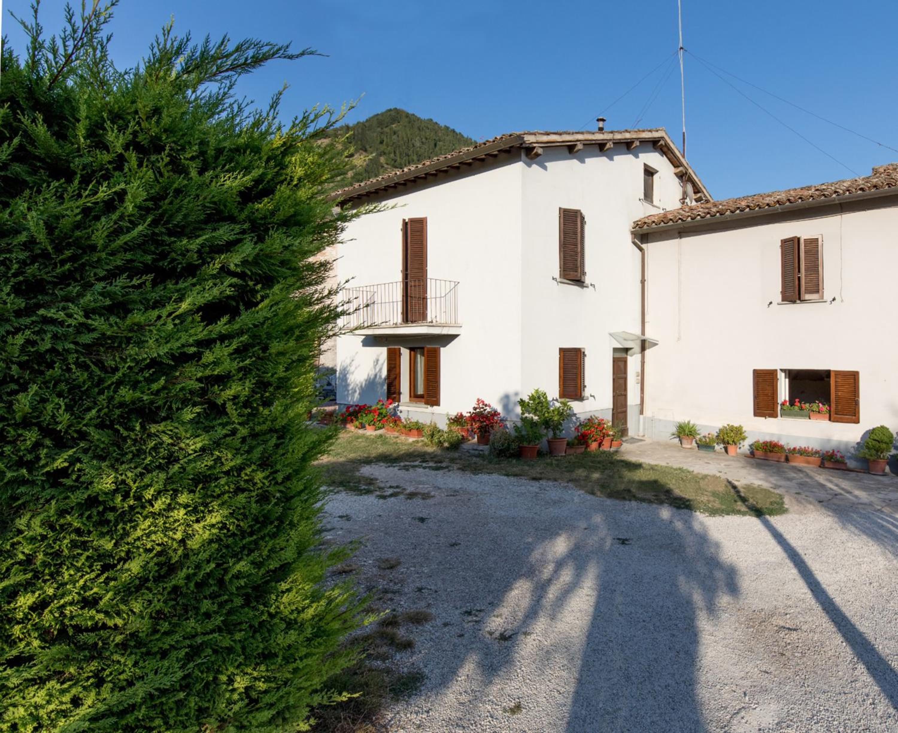 GuestHost - Borgo Santa Lucia Apartment with Private Parking & Garden view 3