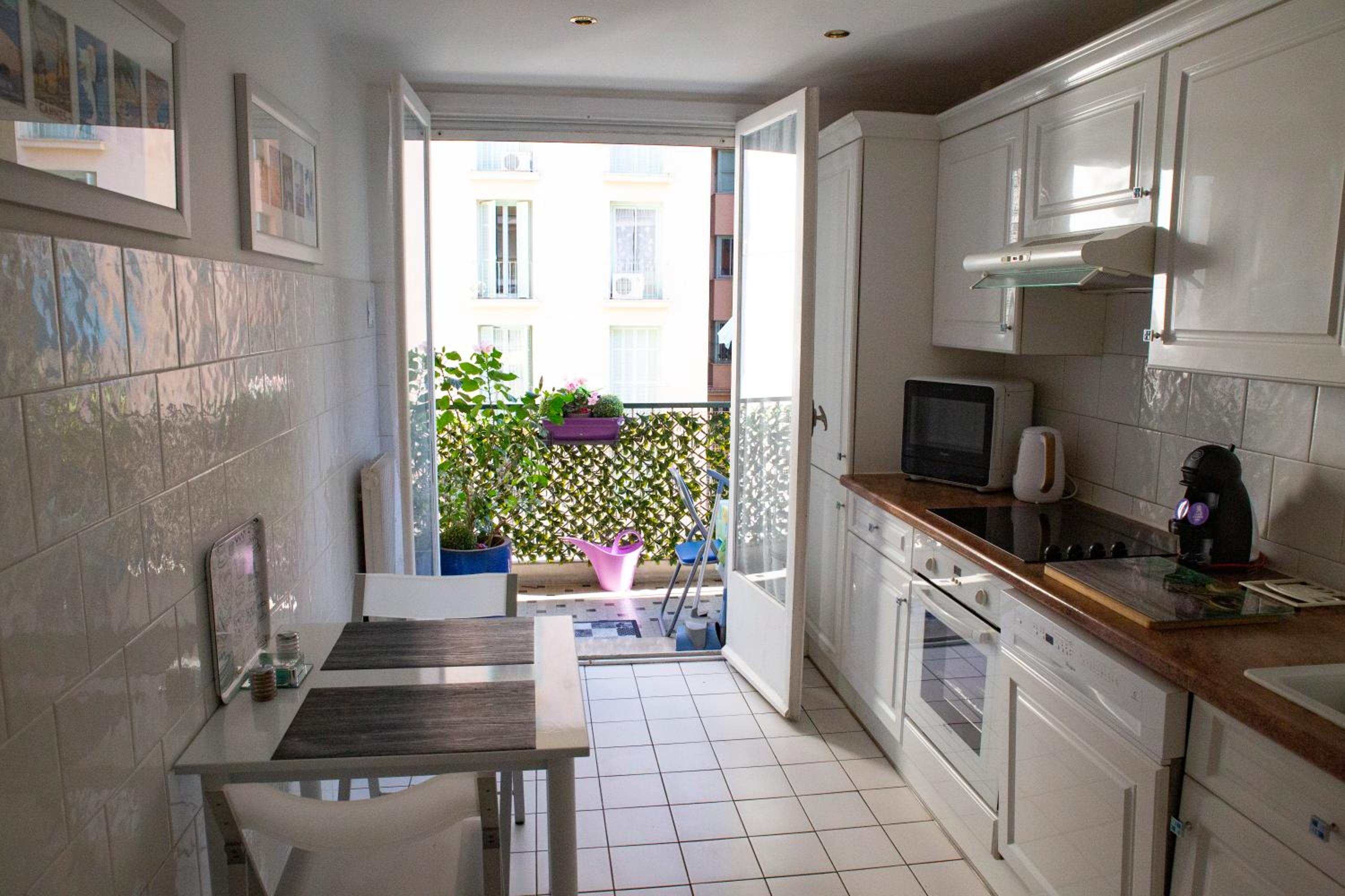 Chill Out Apartment, 2 mins from beach photo 5