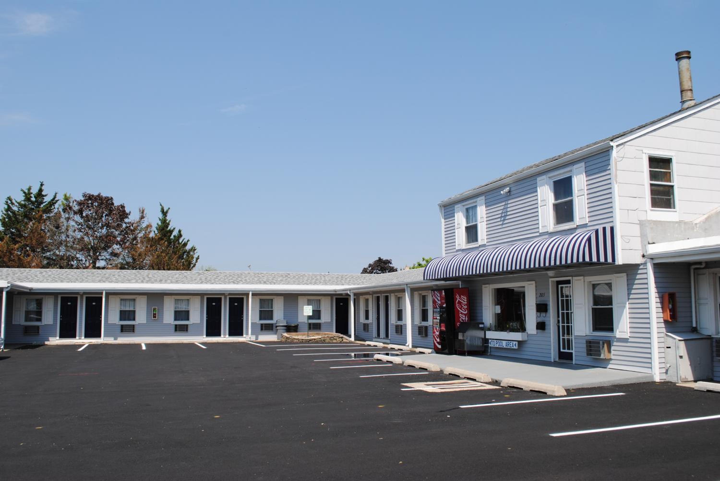 Shore Point Motel
