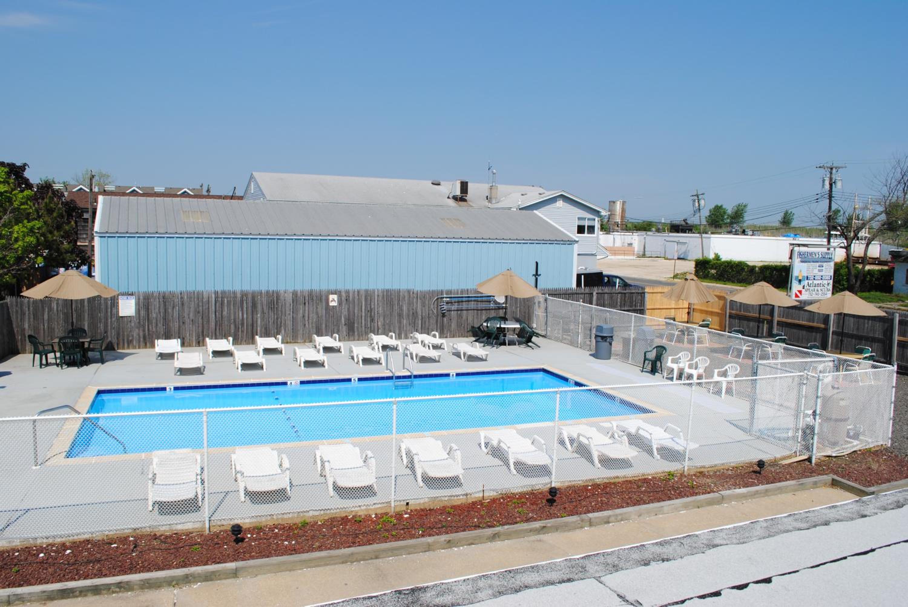 Shore Point Motel