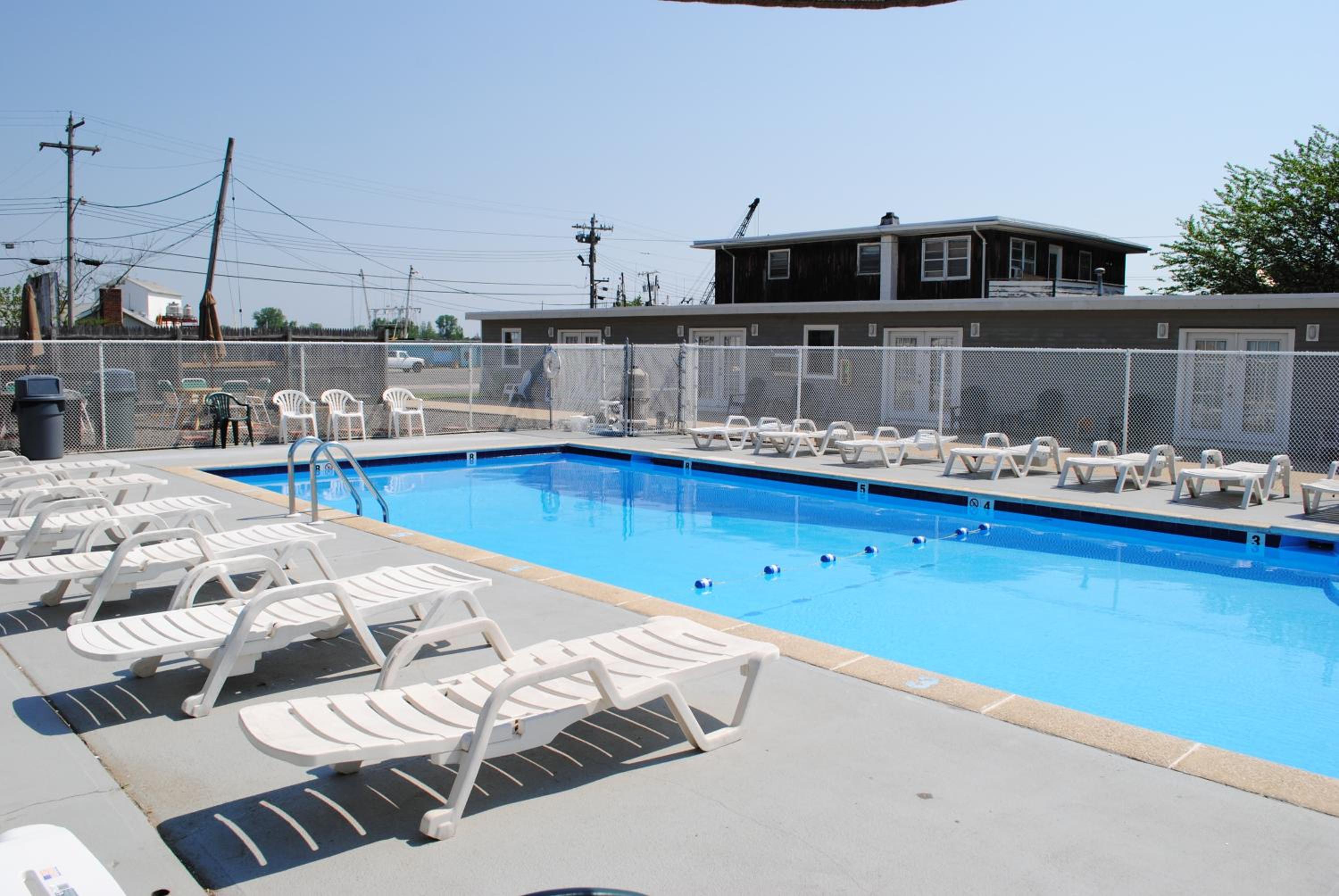 Shore Point Motel