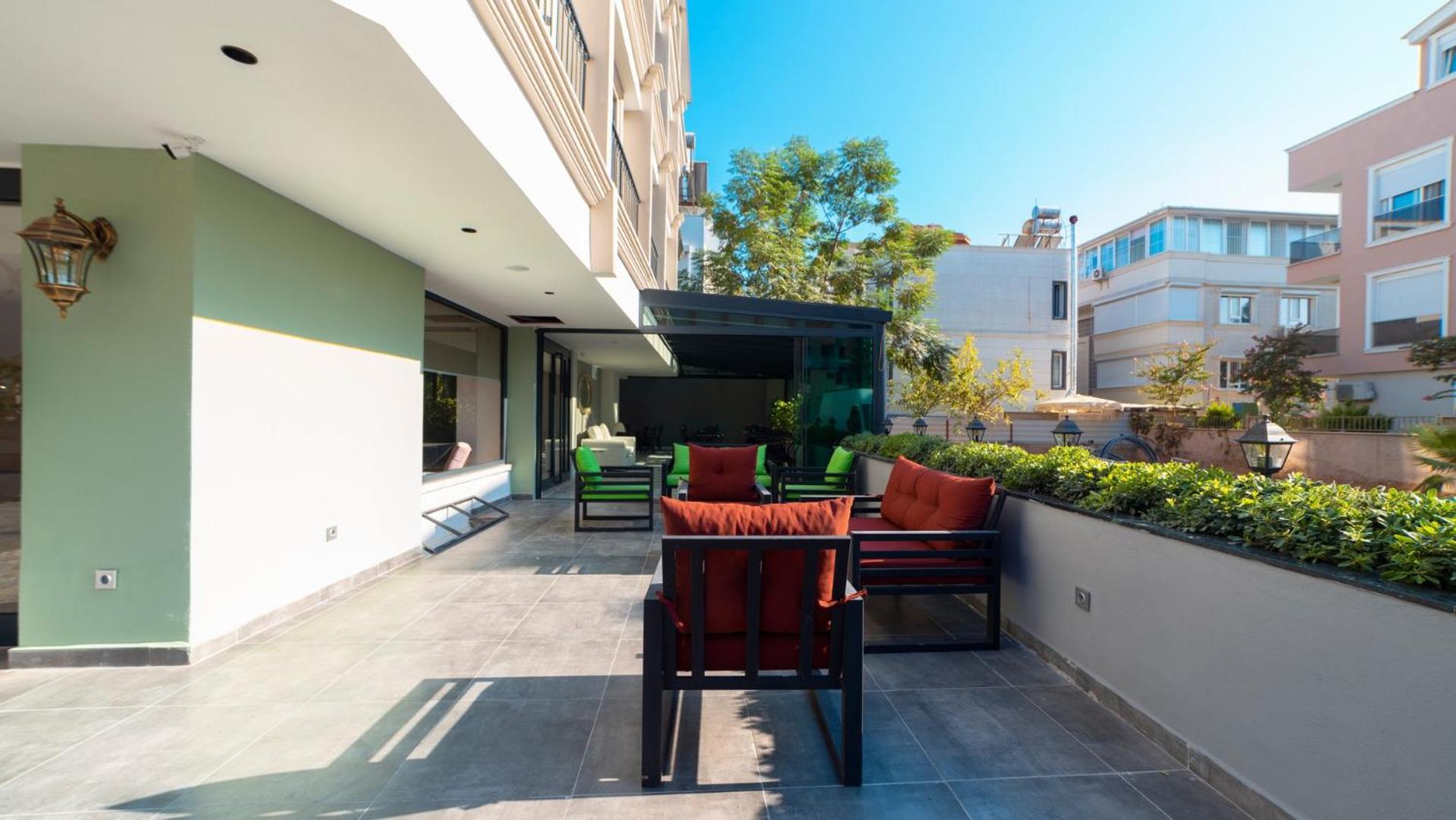 The Mori Club Hotel - Image 12