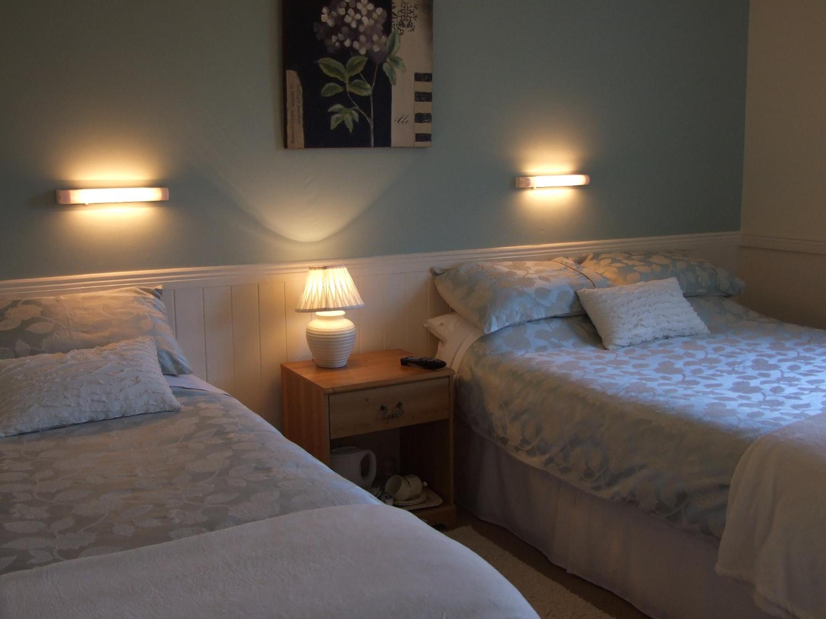 Athlone Vacations - Shannonside House N37HF67 - Property Image 9