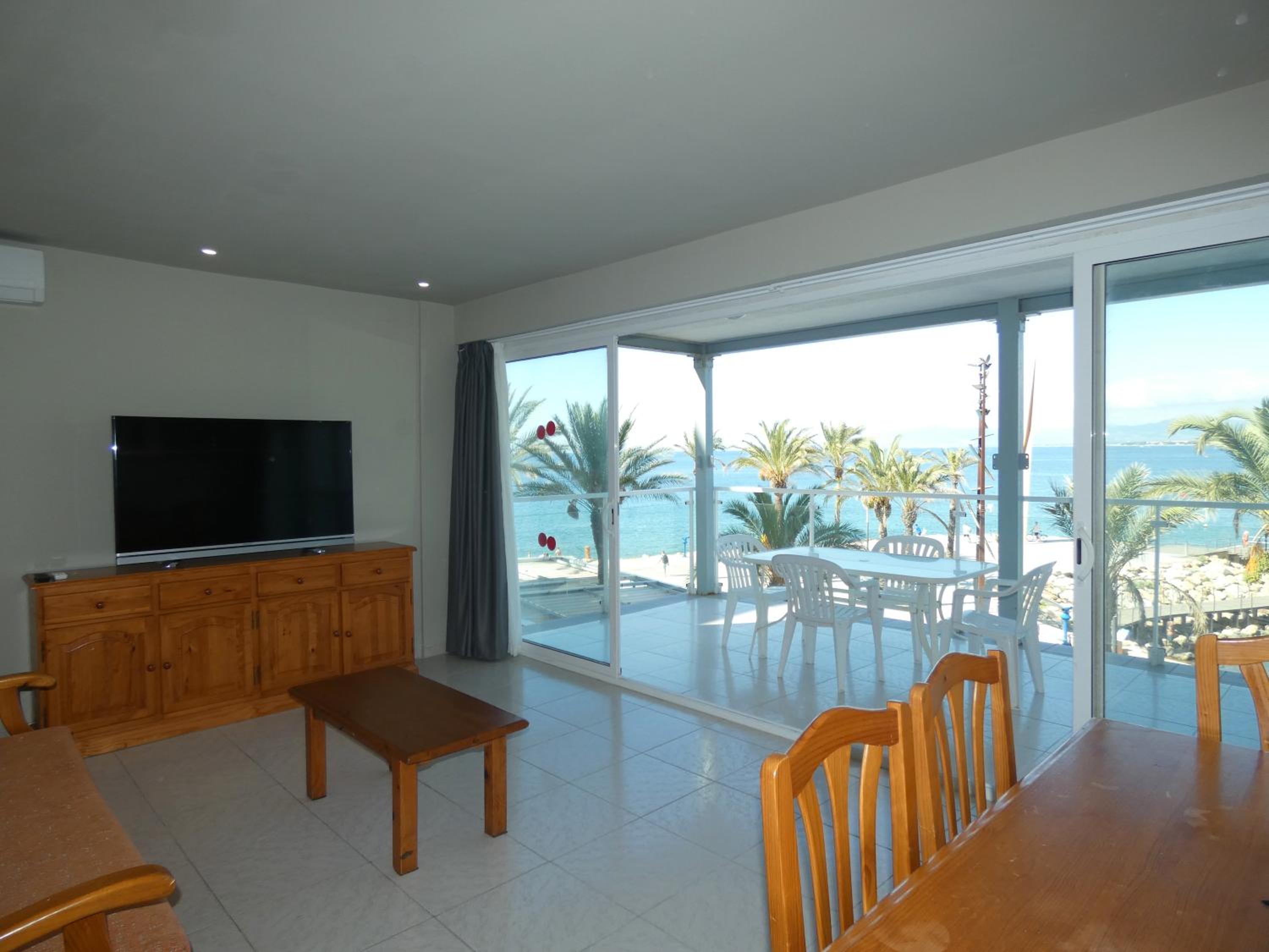 Rentalmar Family Acantilados view 3