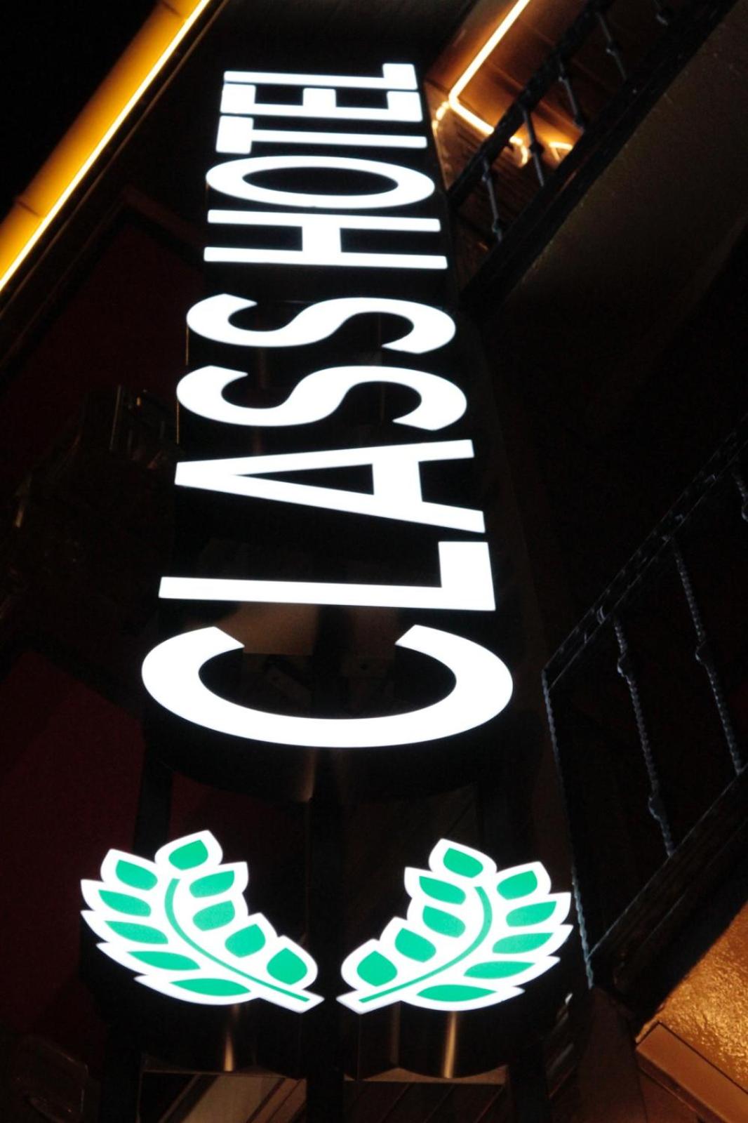 Class Hotel Bosphorus With Jacuzzi - Image 16