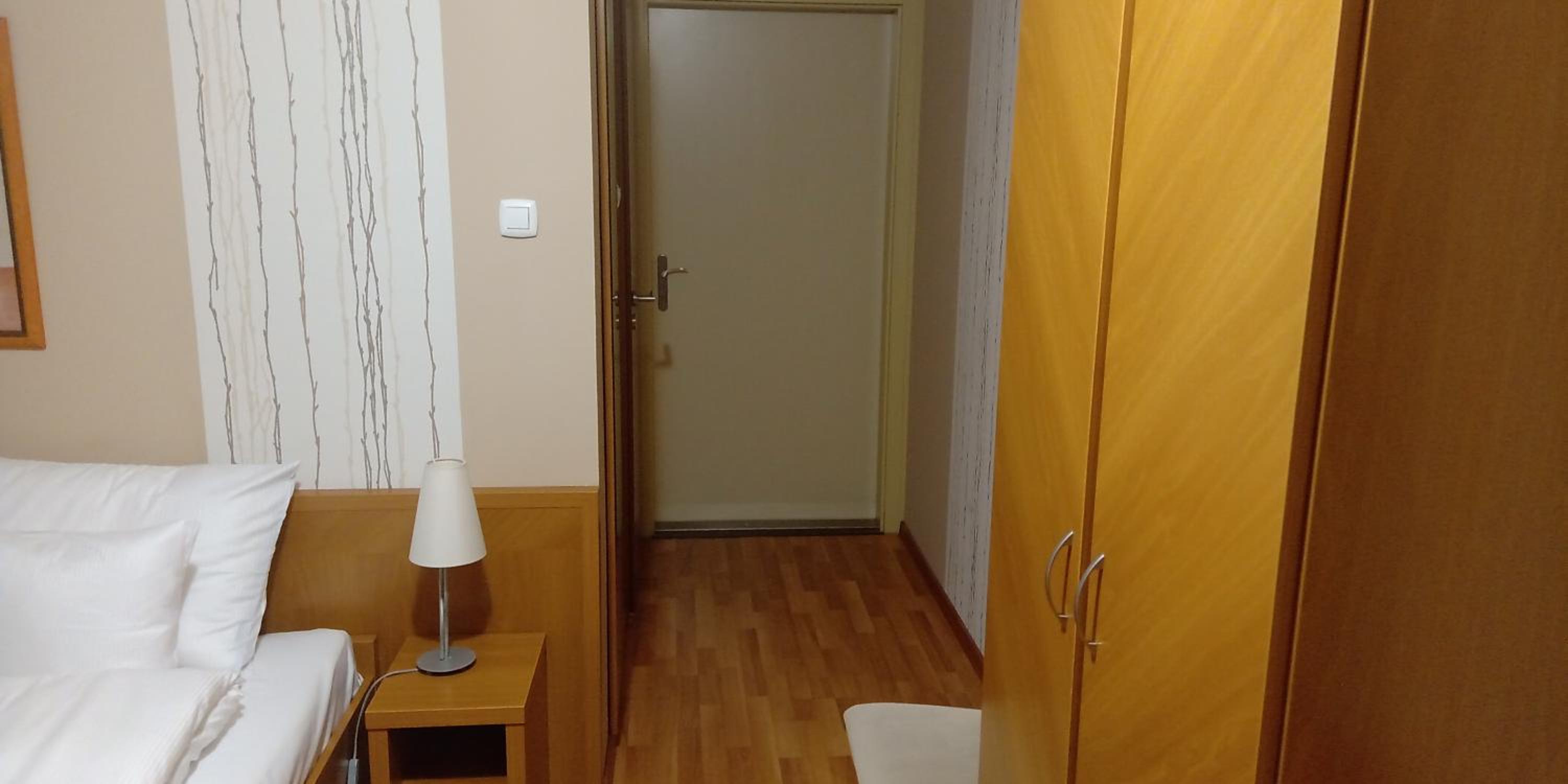 Photo 44