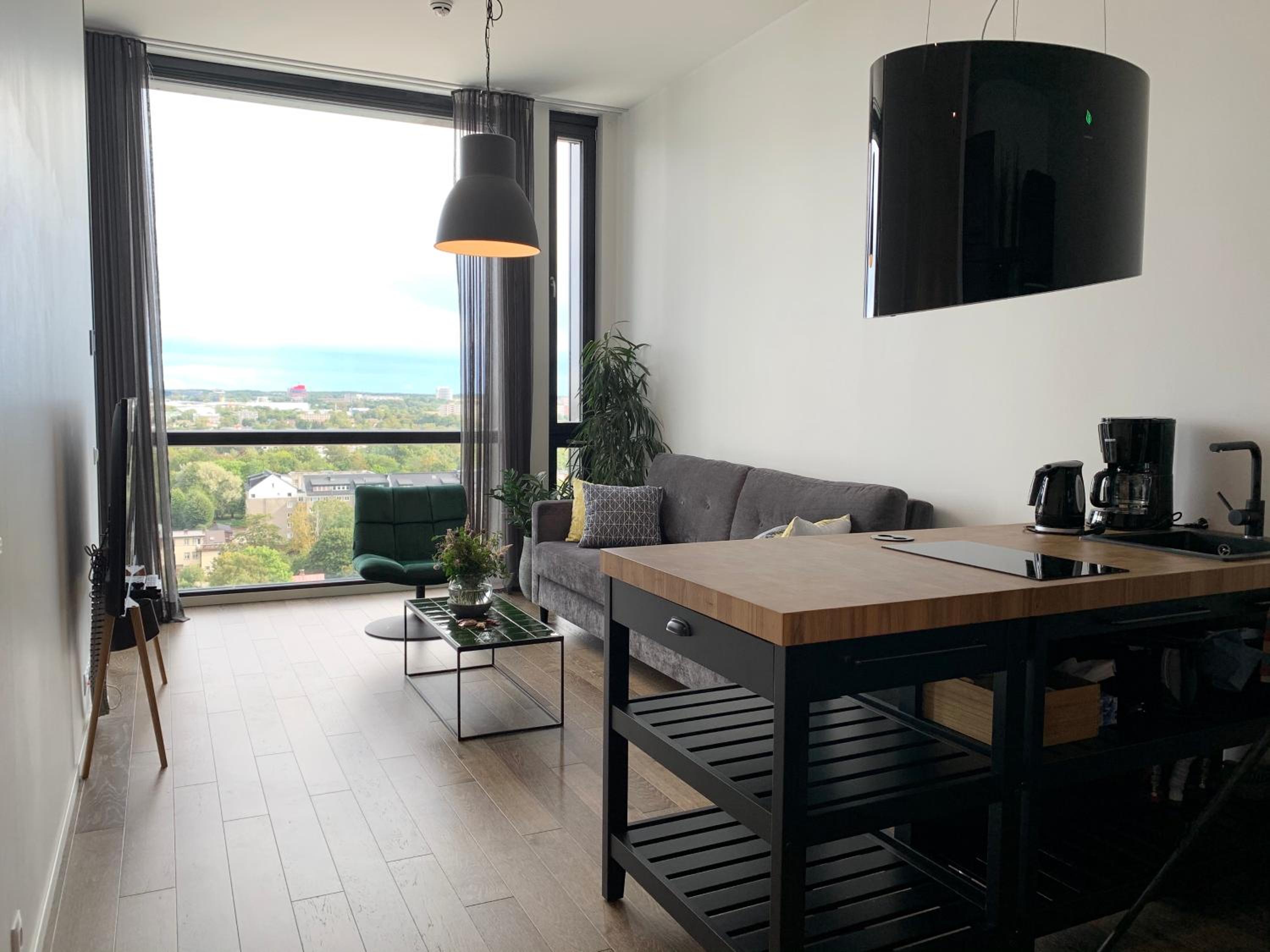 Orange Apartments Tower & Free Parking view 5