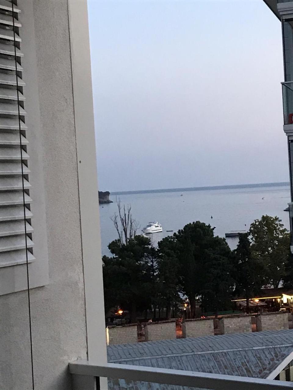 Luxury Apartments Mia view 2