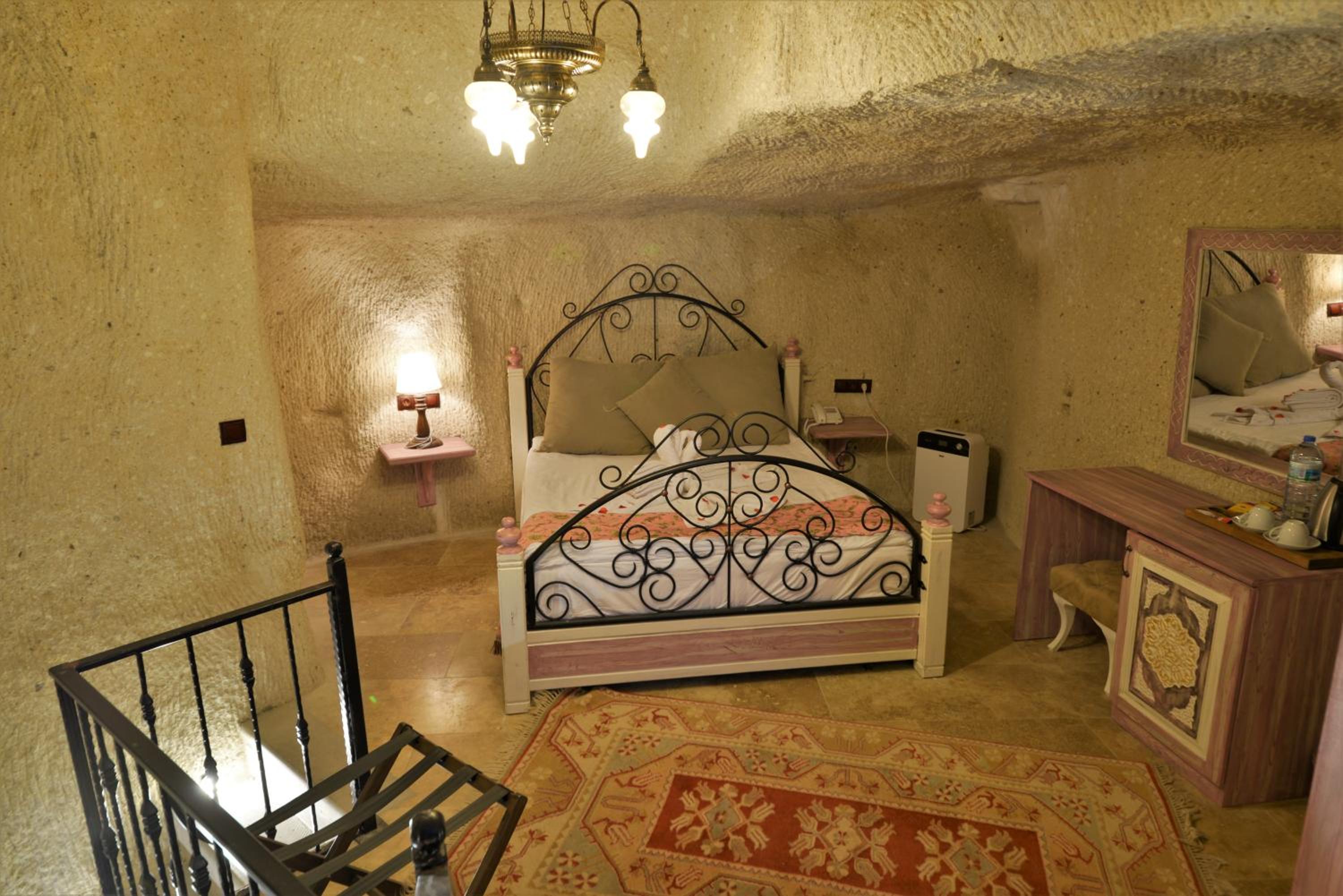 Caftan Cave Suites - Image 69