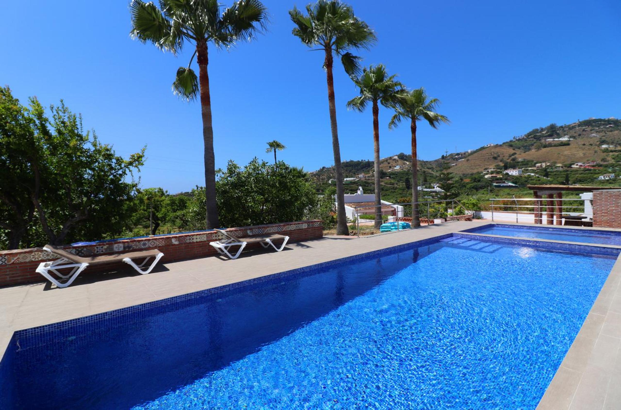 Hotel Villa el Crucero with pool and Jacuzzi SpainSunRentals 1035 - Image 1