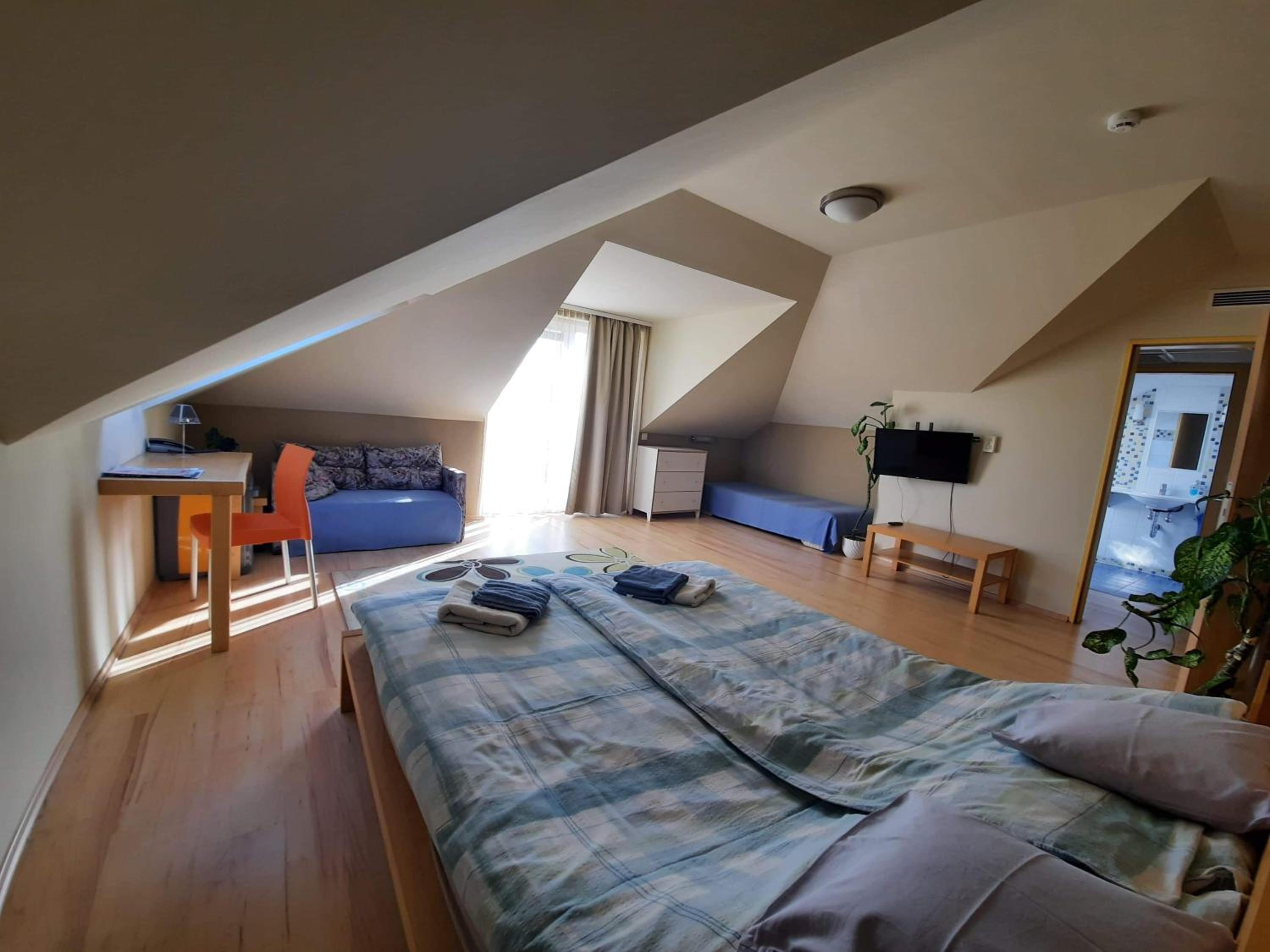 Photo 16