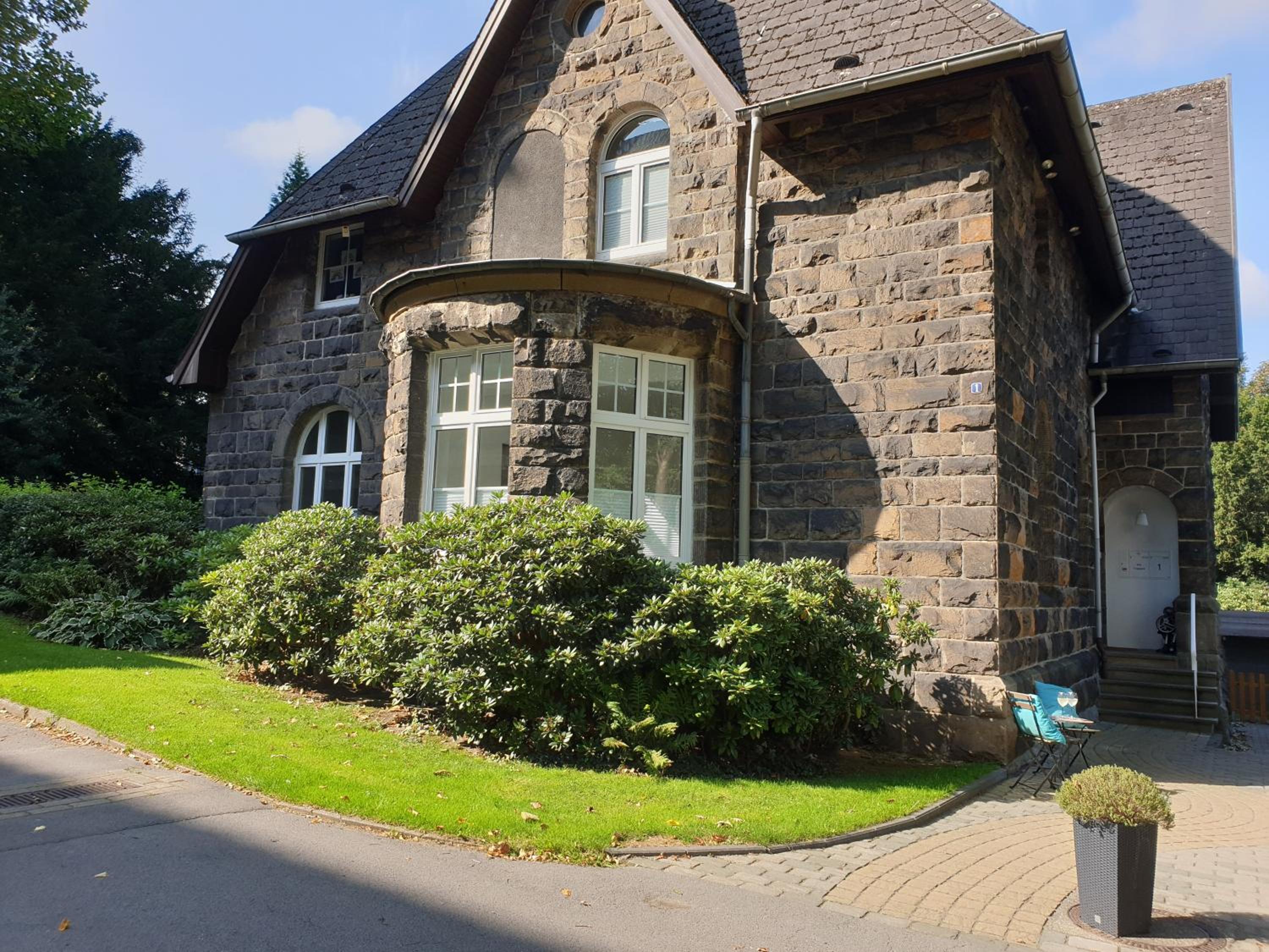 Bochum Vacations - Apartment Villa Kronenberg - Property Image 2