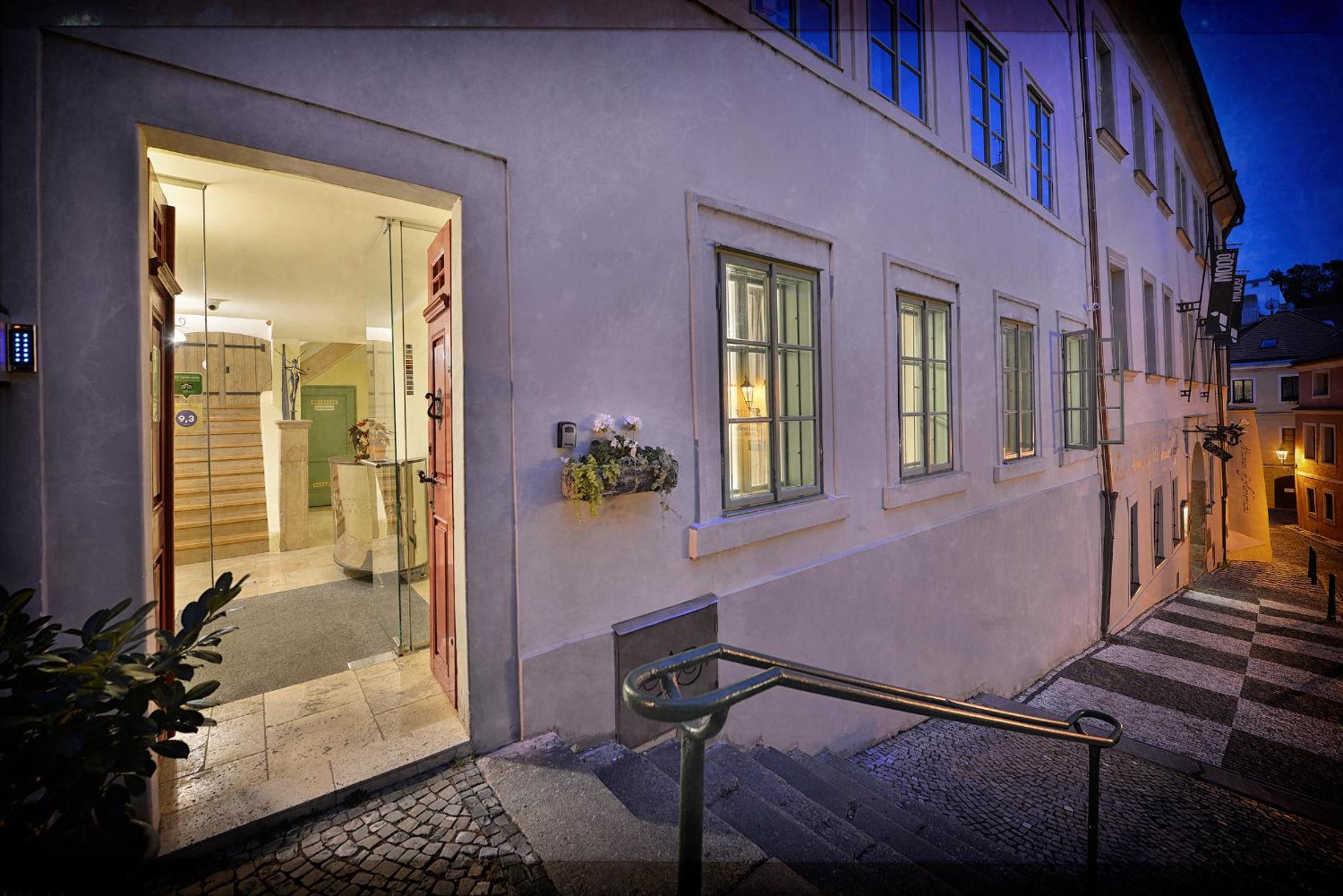 Nobles Apartments