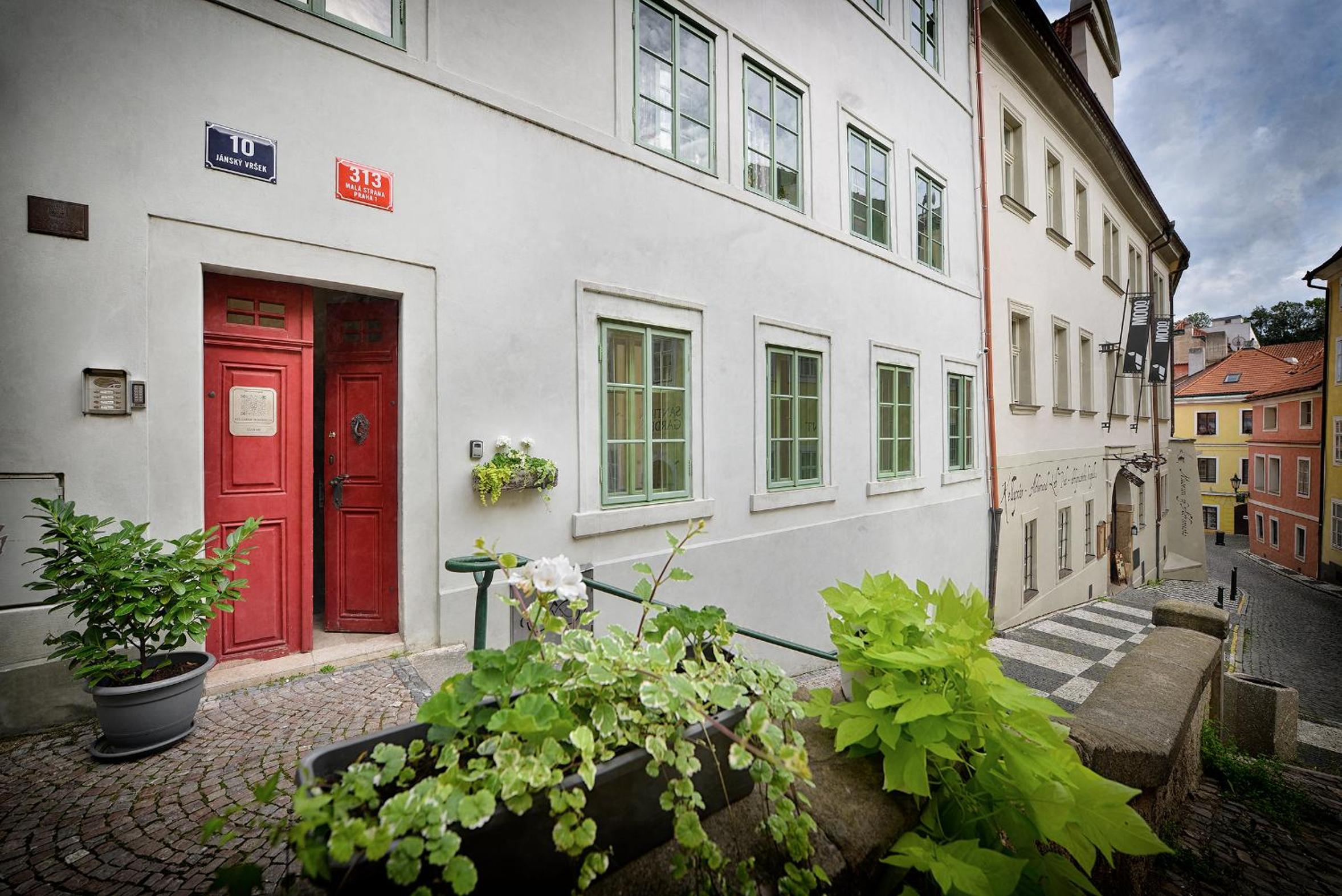 Nobles Apartments