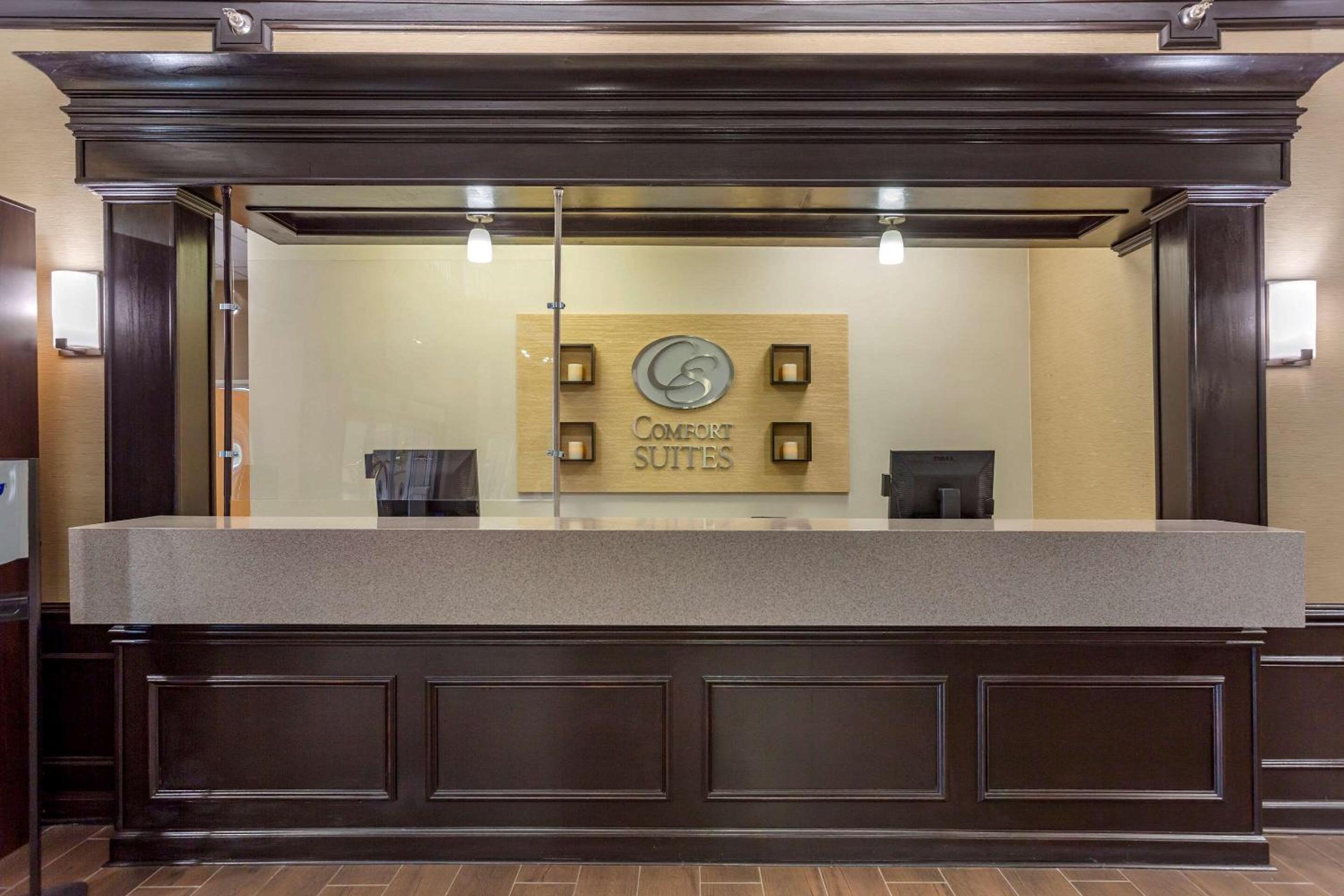 Comfort Suites At Rivergate Mall - Property Image 20