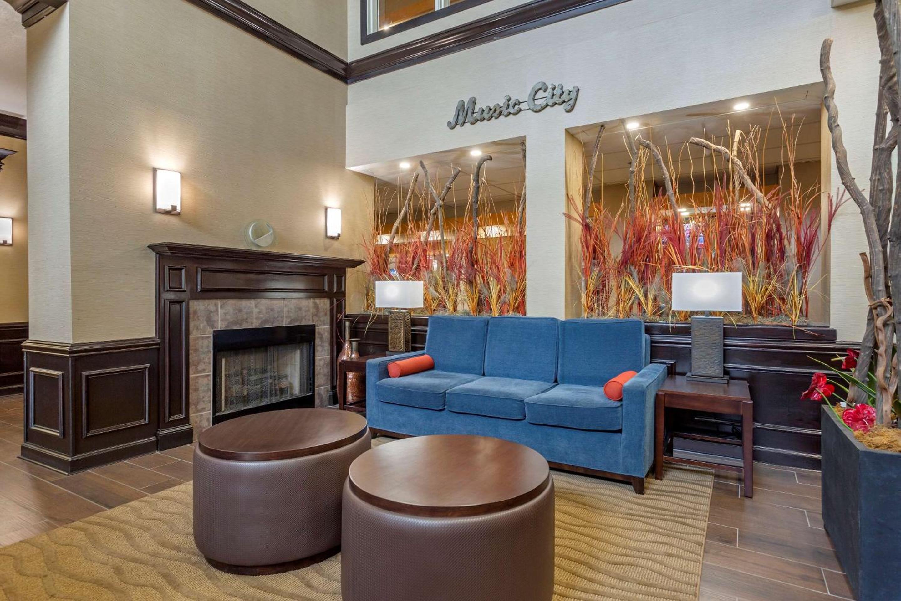 Comfort Suites At Rivergate Mall - Property Image 21