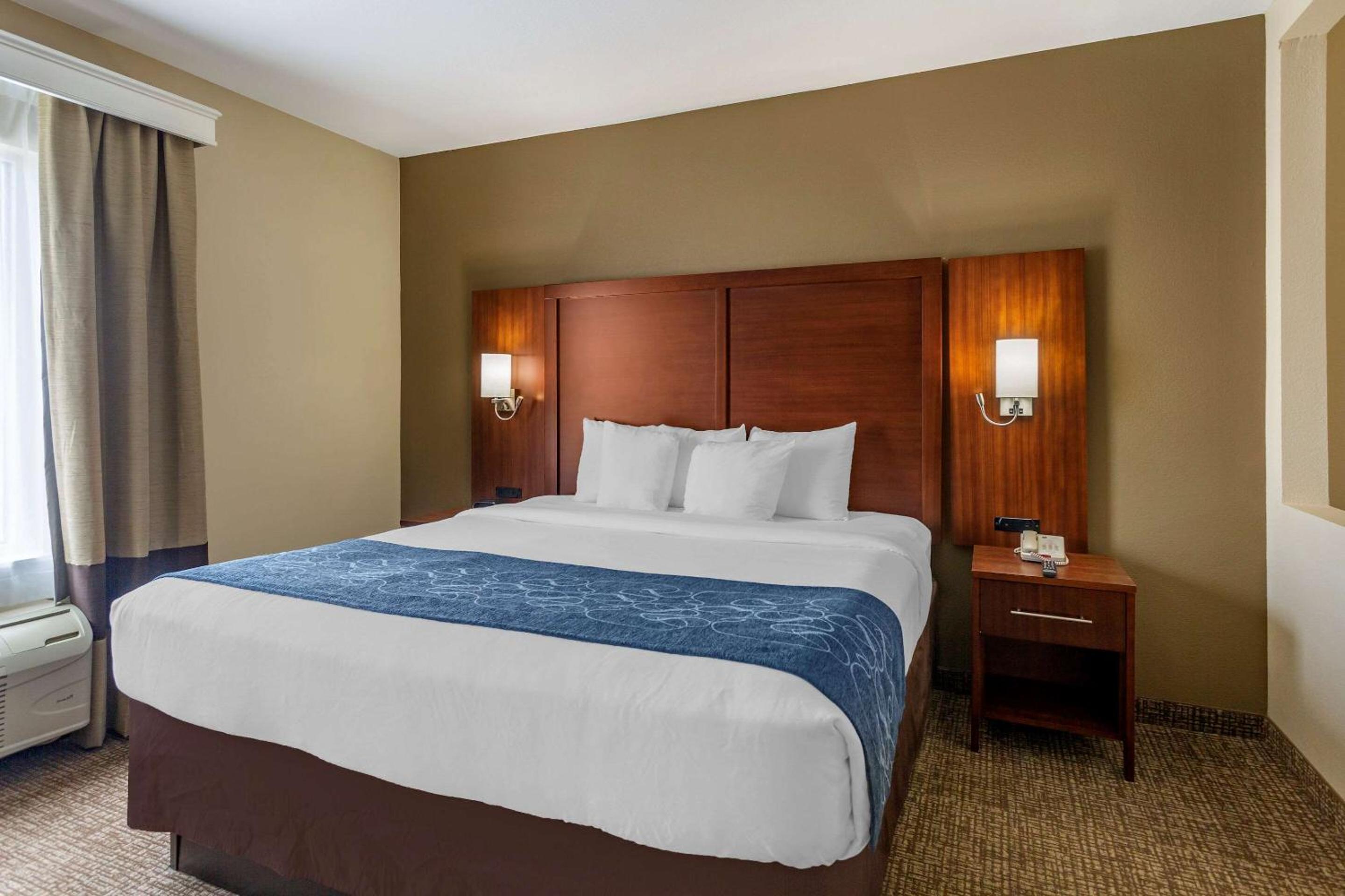 Comfort Suites At Rivergate Mall - Property Image 22