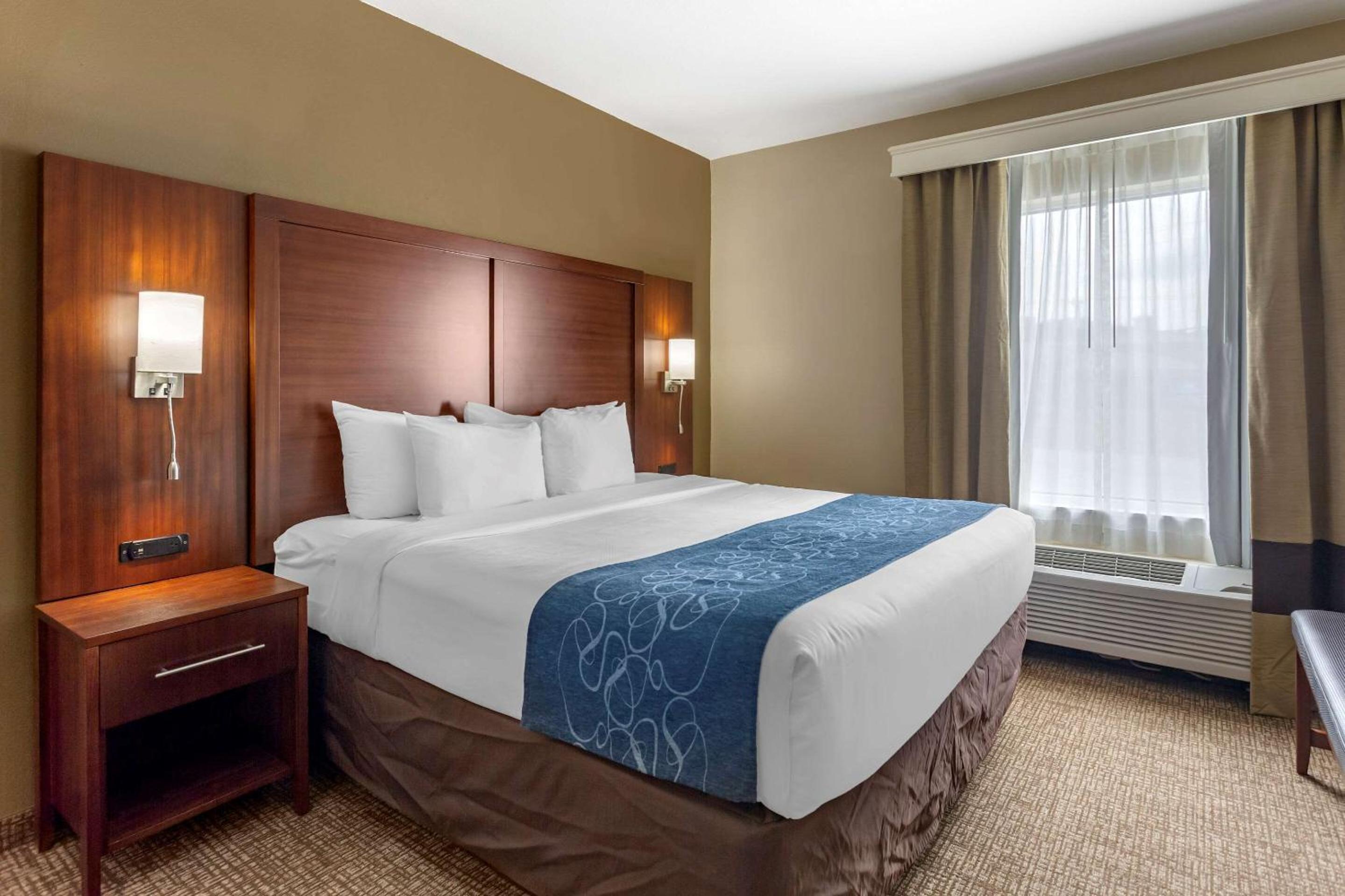 Comfort Suites At Rivergate Mall - Property Image 6