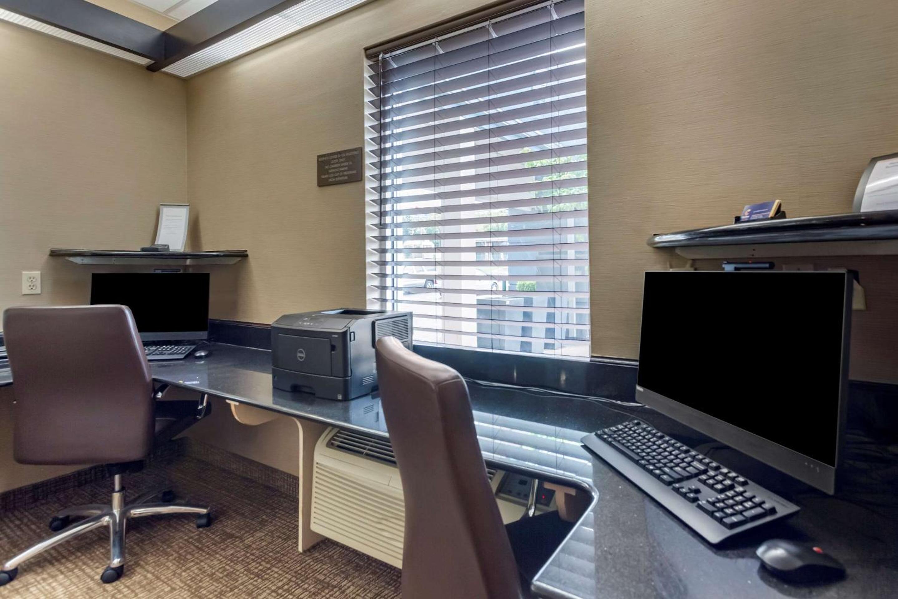 Comfort Suites At Rivergate Mall - Property Image 1