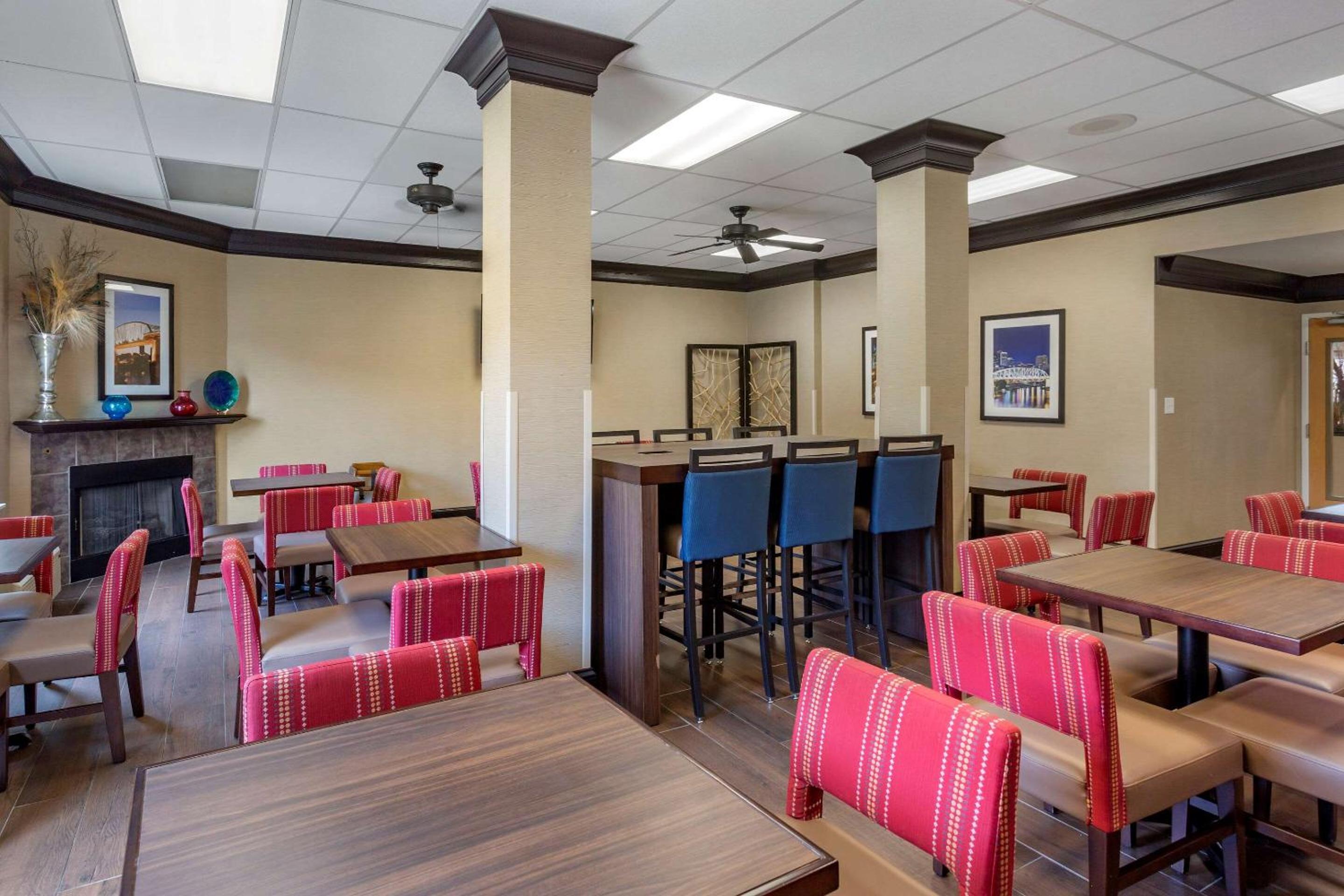 Comfort Suites At Rivergate Mall - Property Image 11