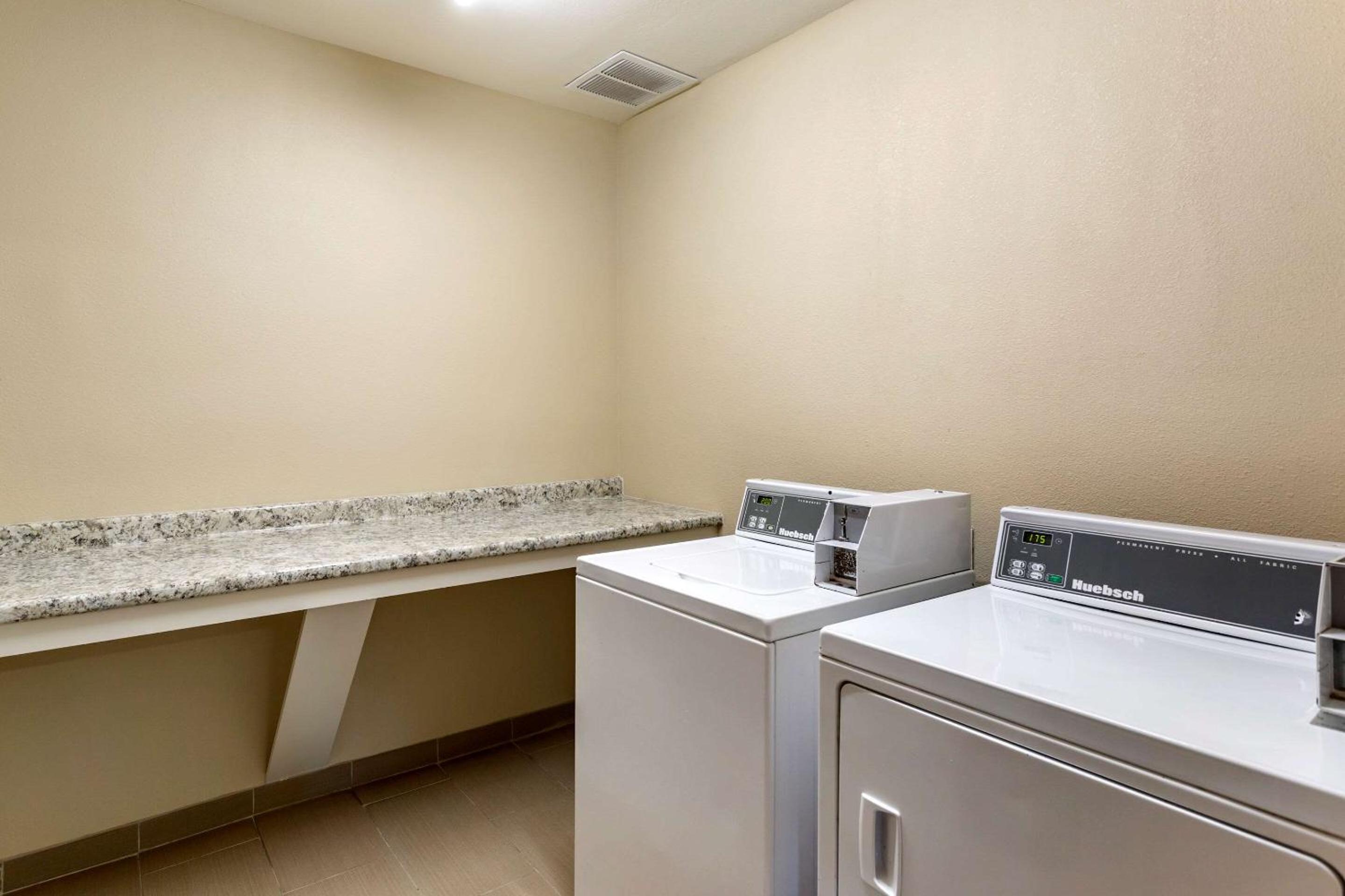 Comfort Suites At Rivergate Mall - Property Image 13