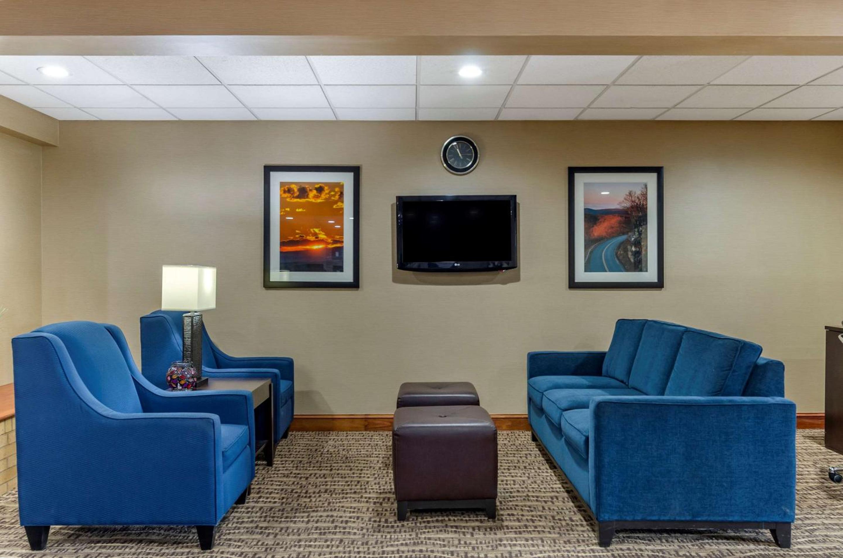 Spark by Hilton Waynesboro