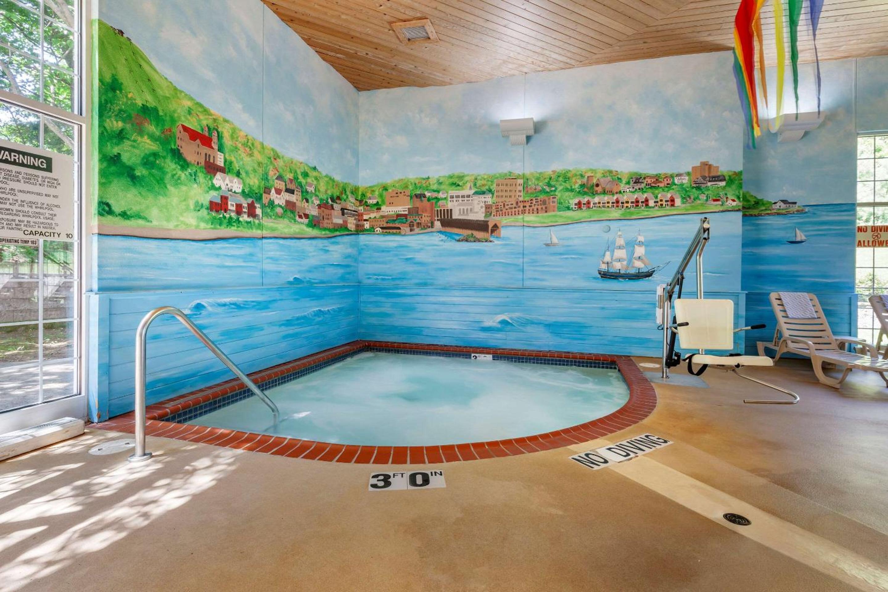 Marquette Vacations - Comfort Suites - Property Image 5