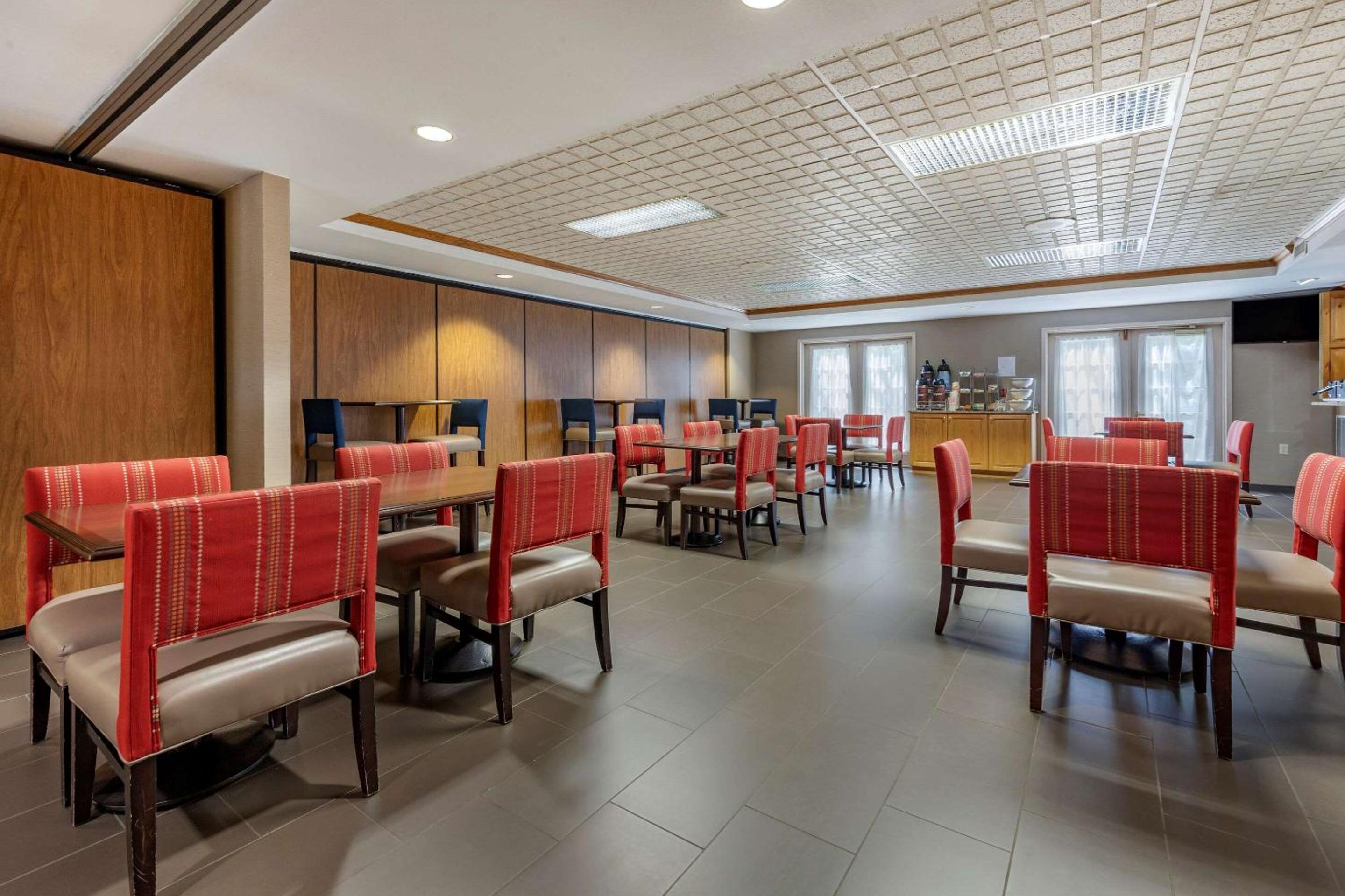 Marquette Vacations - Comfort Suites - Property Image 10