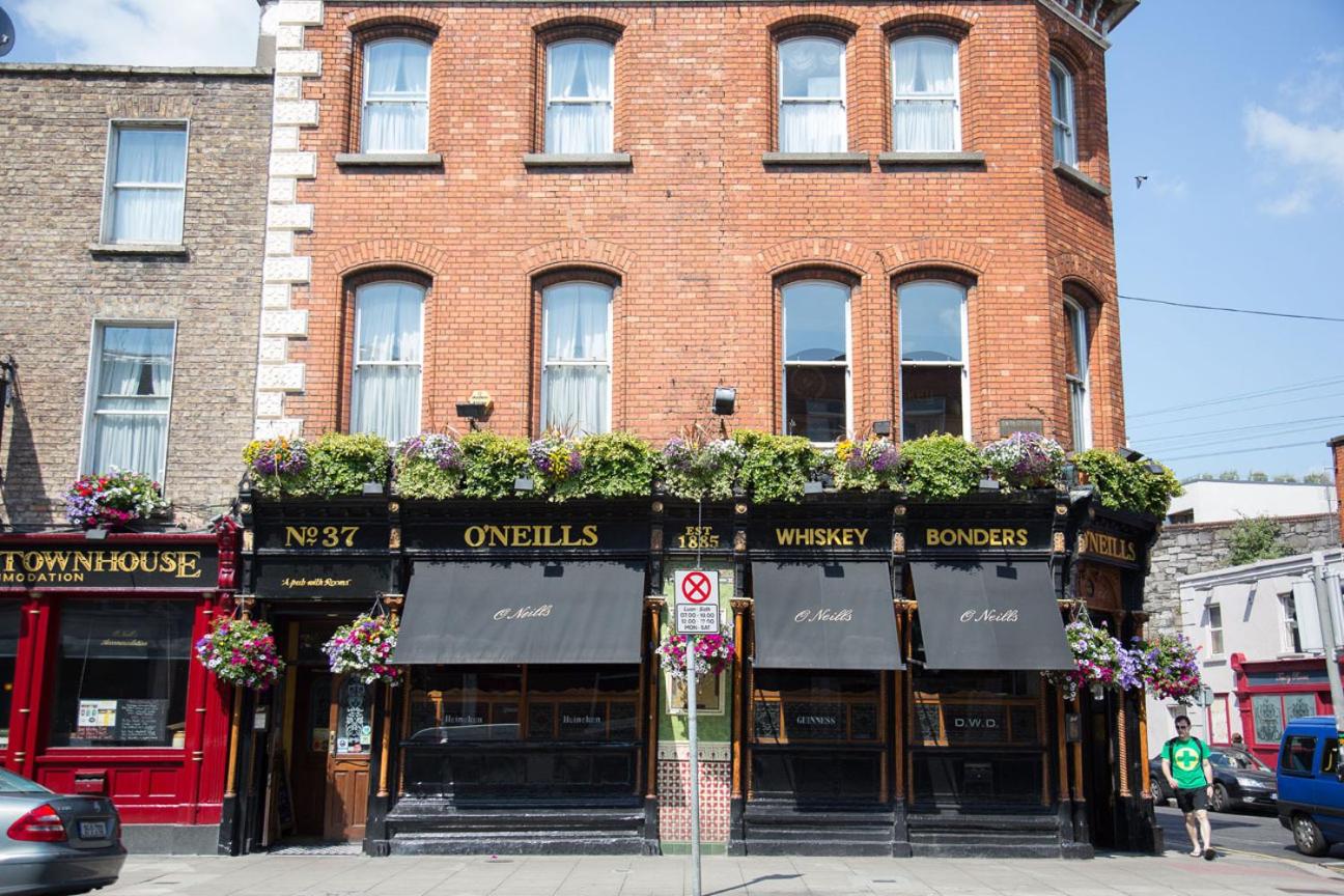 O'Neills Victorian Pub & Townhouse