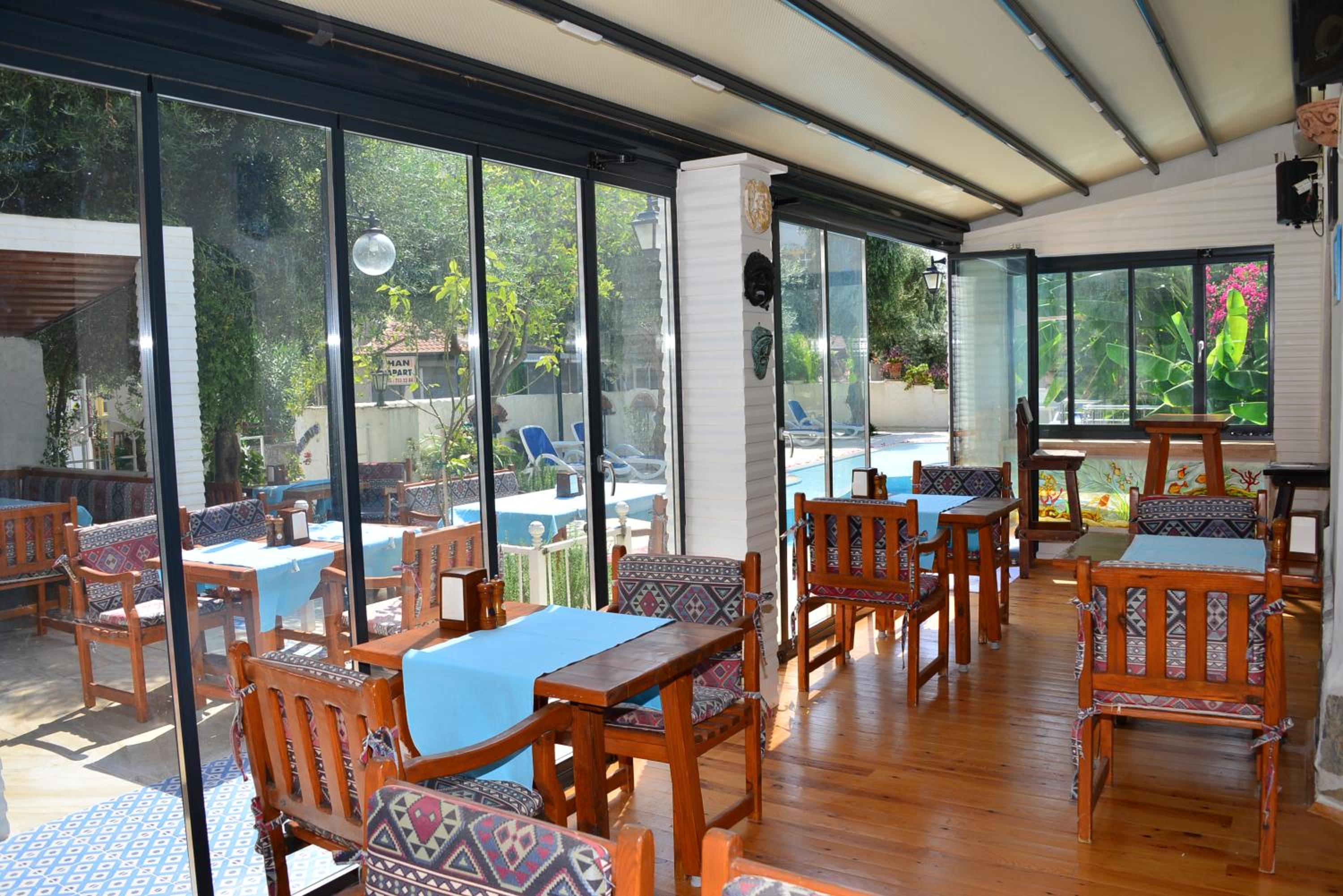 restaurant