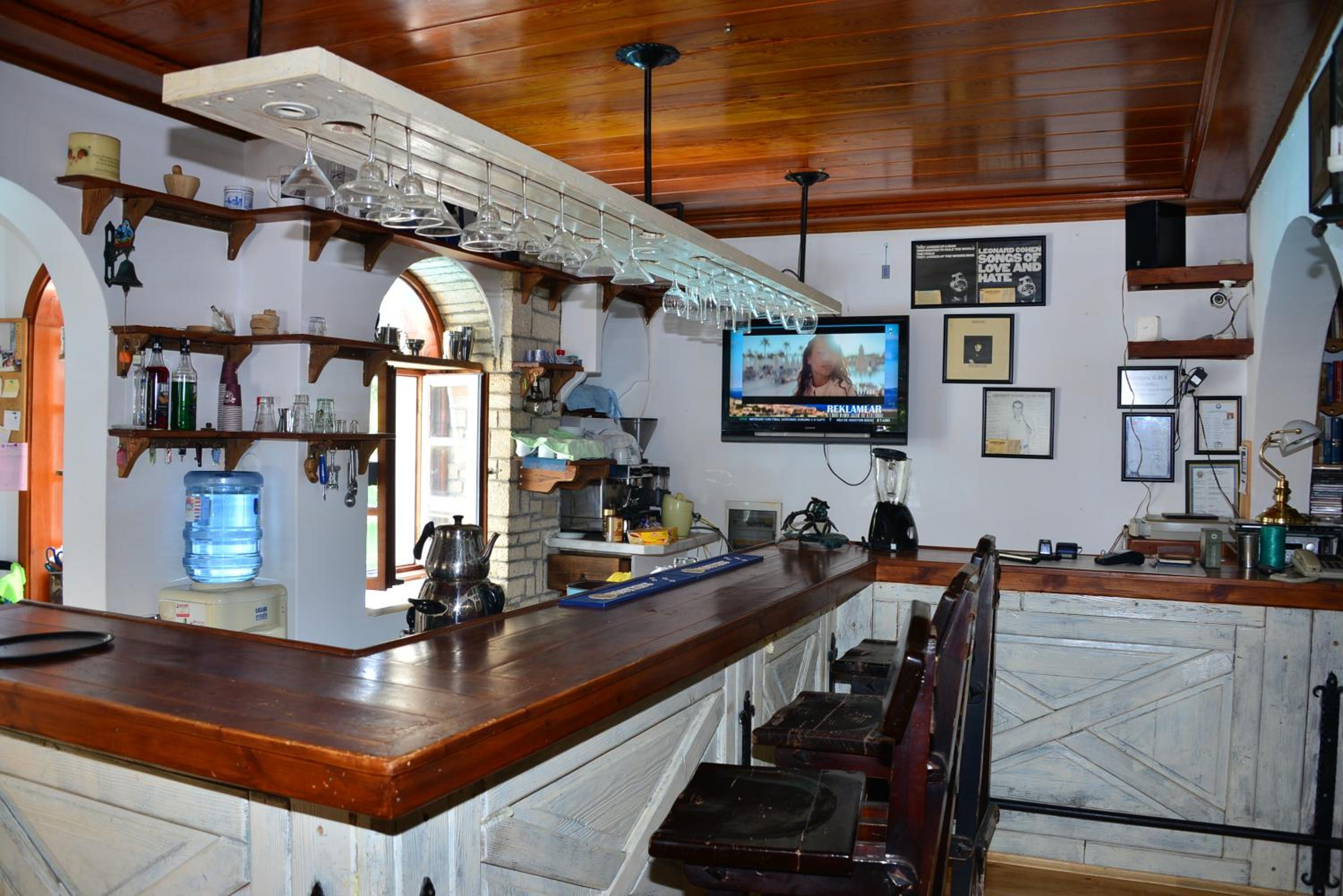 bar
