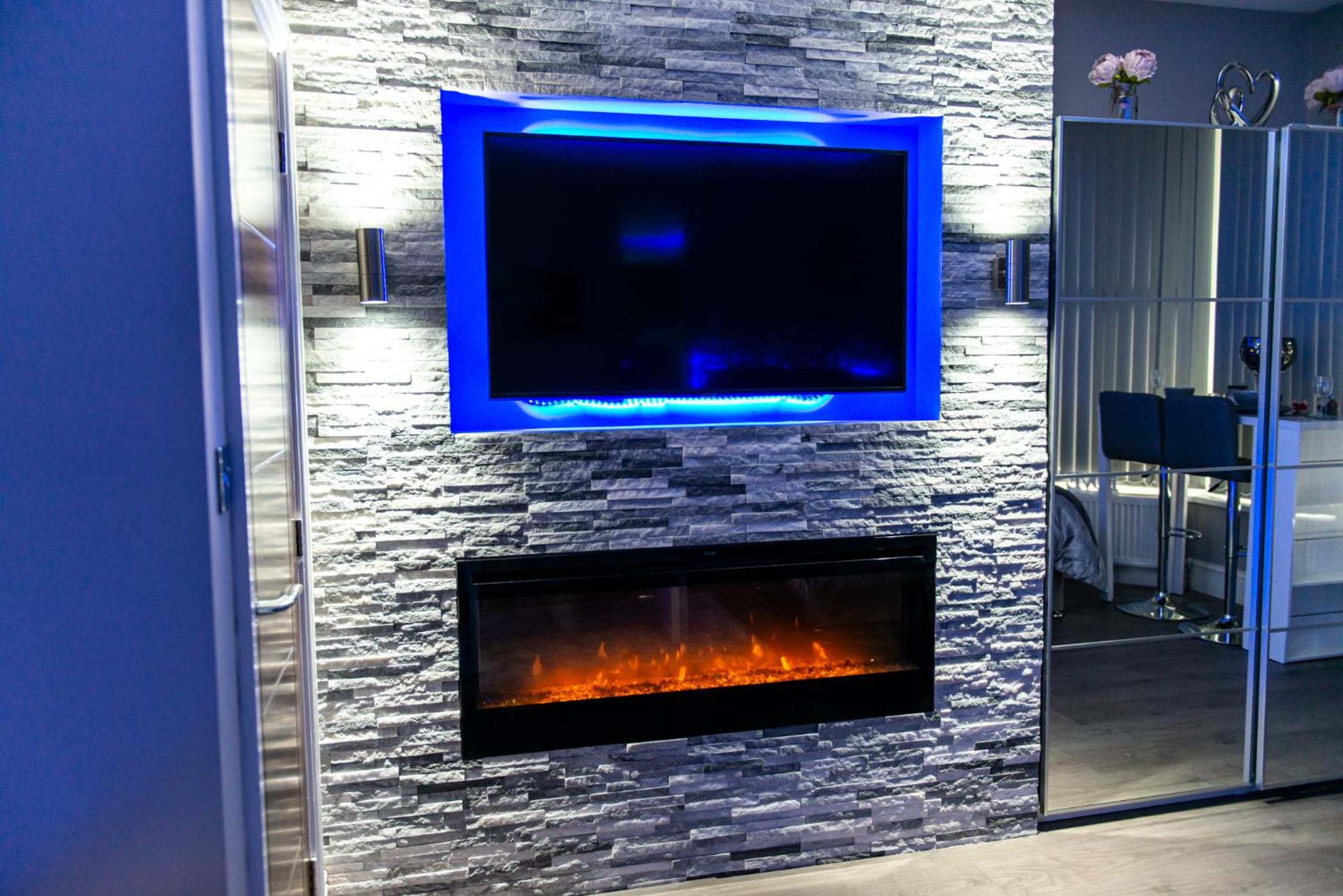 Aphrodite Suites - Image 4