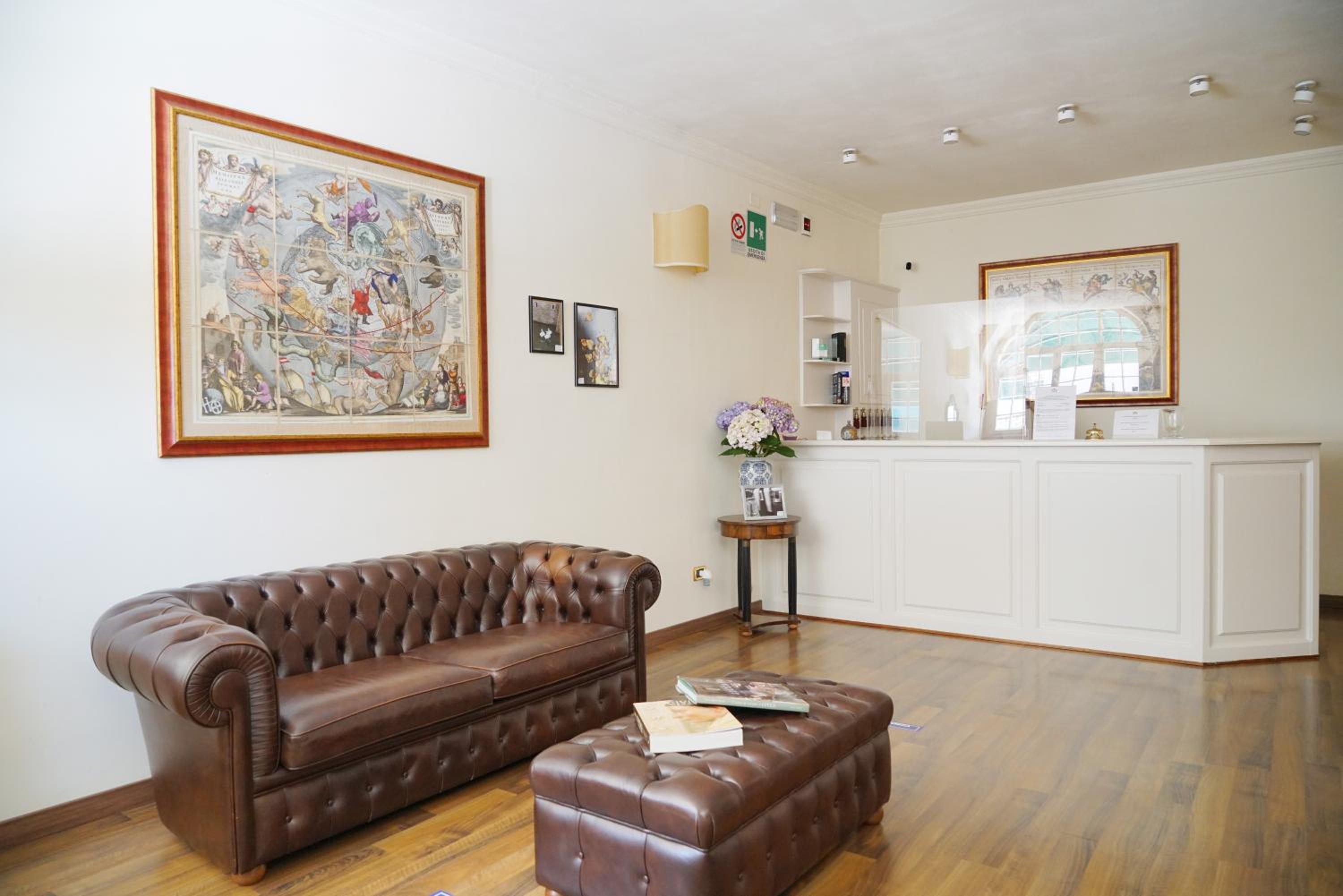 Hotel Albergo Moderno - Image 1