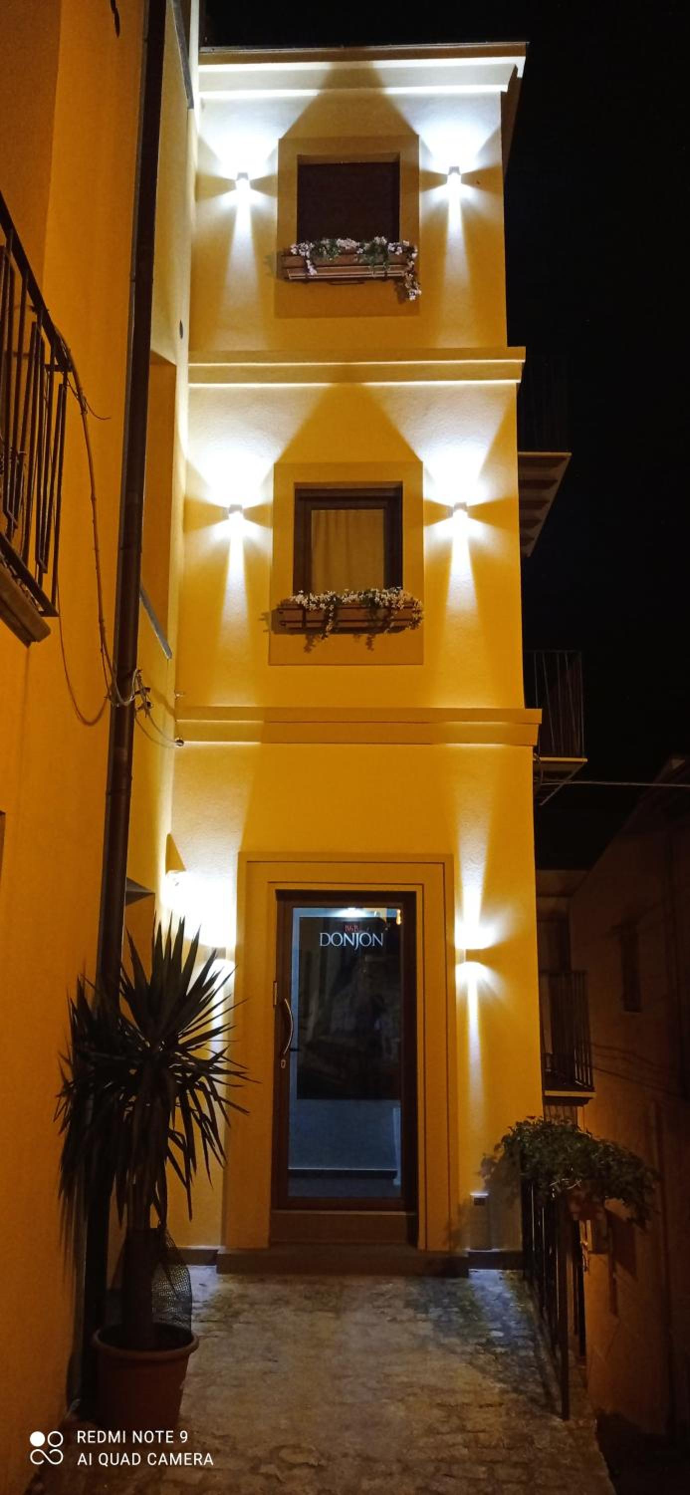 DONJON SUITE centro storico view 4