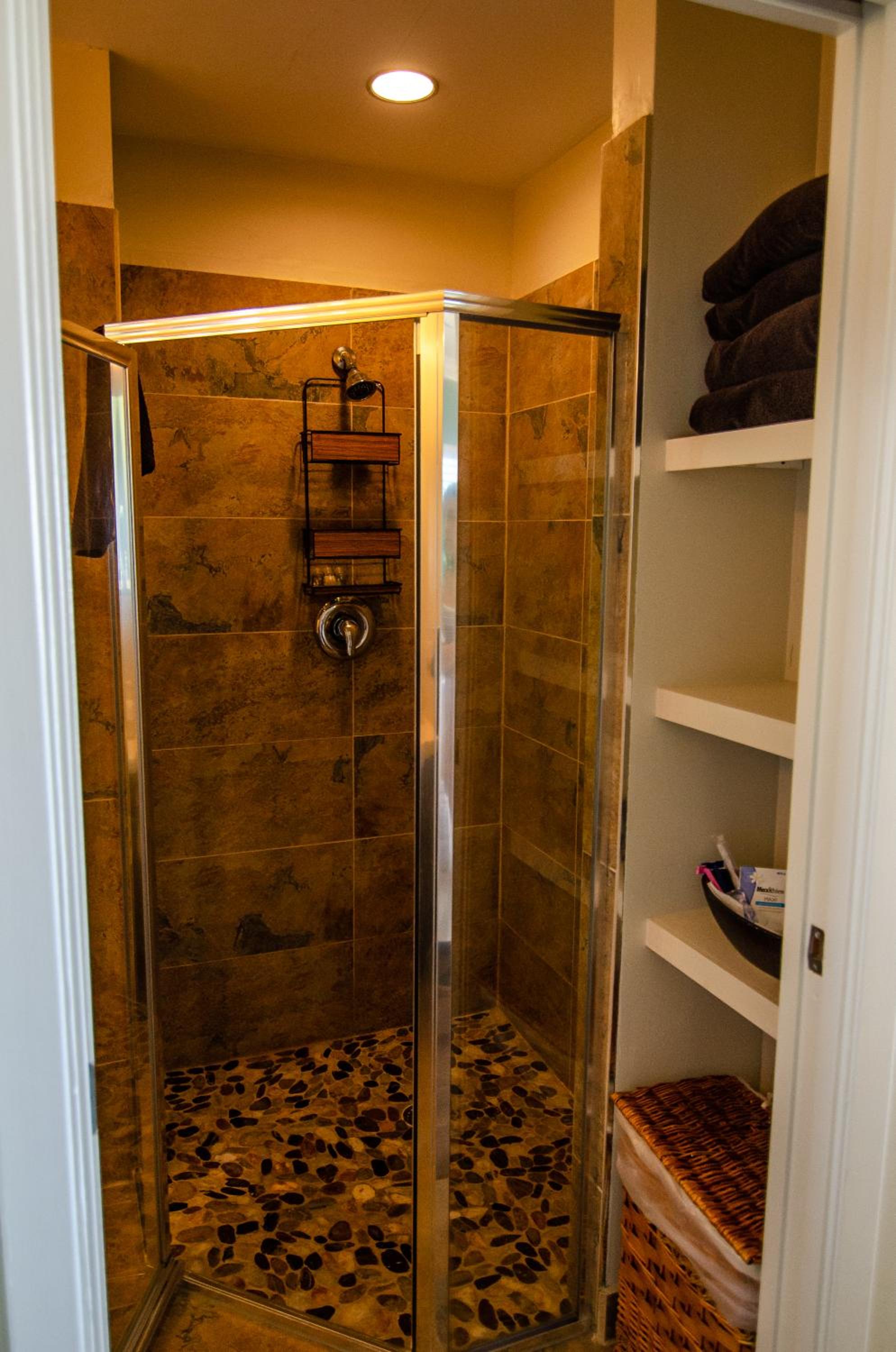 The Fraser River's Edge BB Lodge - Property Image 2