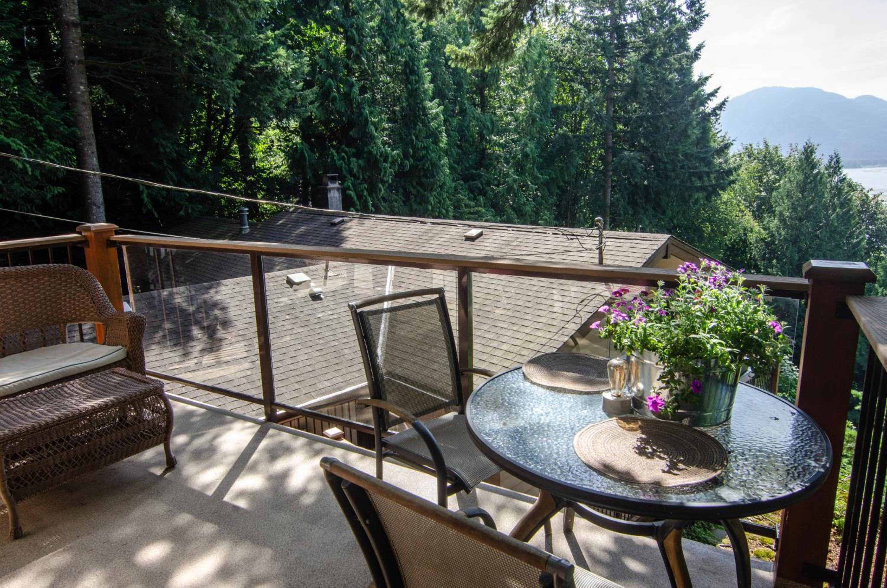 The Fraser River's Edge BB Lodge - Property Image 37