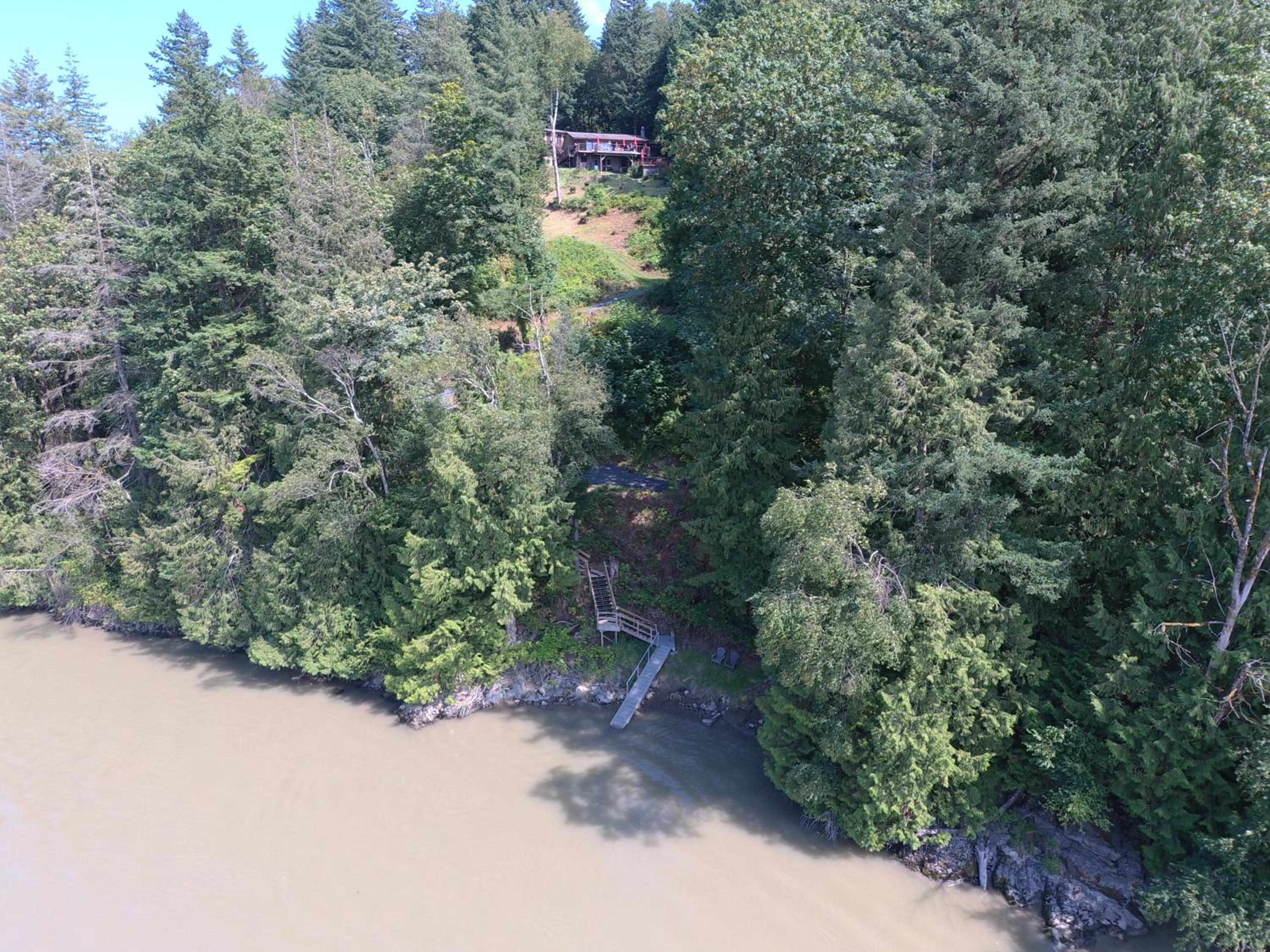 The Fraser River's Edge BB Lodge - Property Image 20