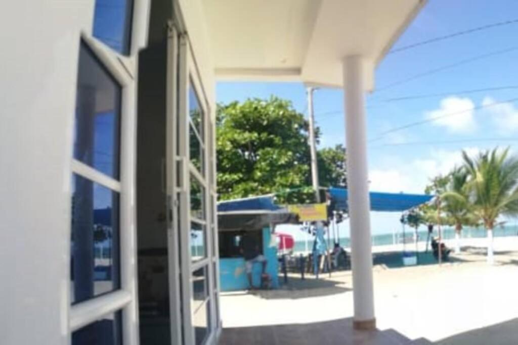 Casa Vacacional ELA en Coveñas, frente al mar