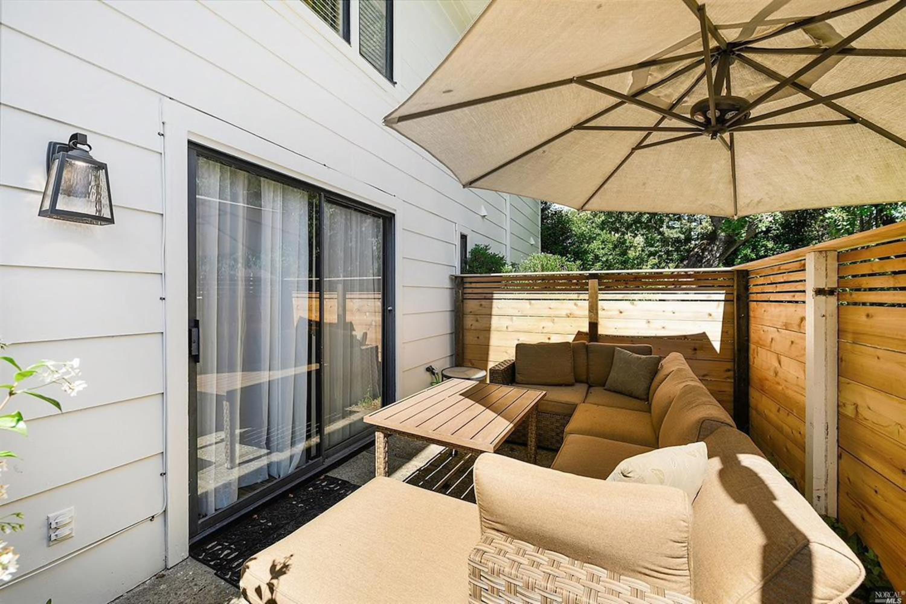 40% OFF Spectacular 1BD Suite inside Silverado view 2