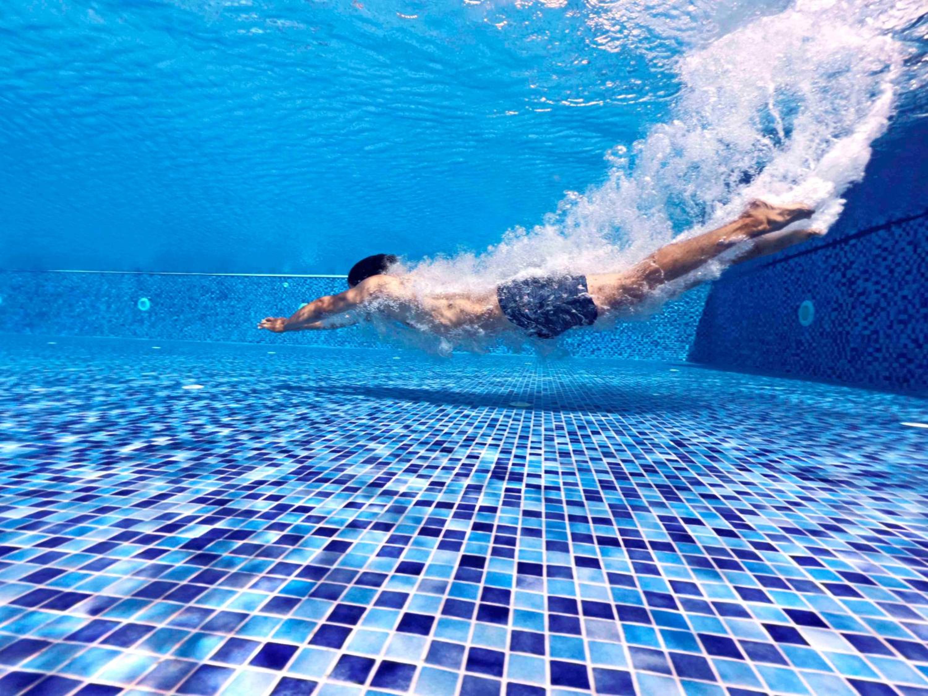 Yacht Club - Image 48