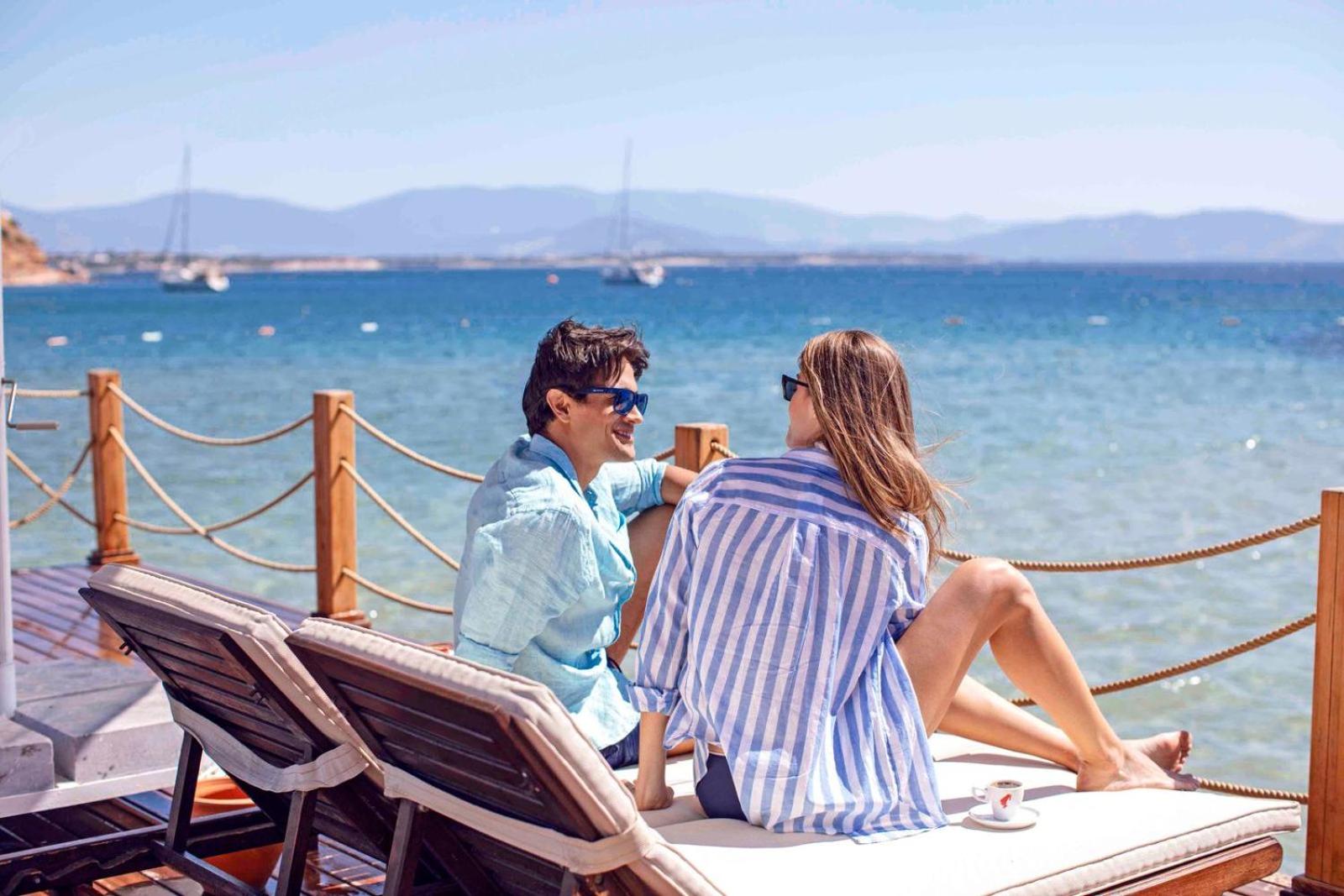 Yacht Club - Image 22