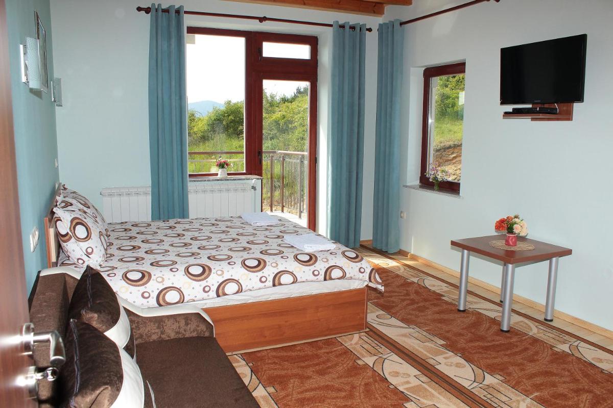 Ilievi Guest Houses